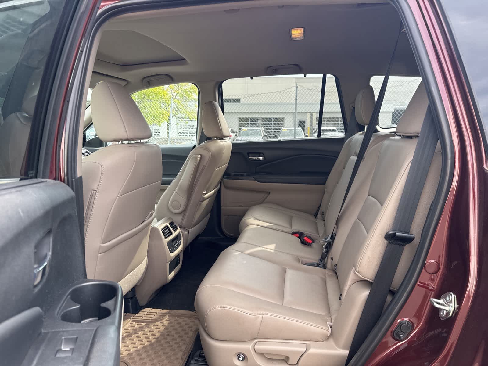 Thumbnail: 2020 Honda Pilot - 10