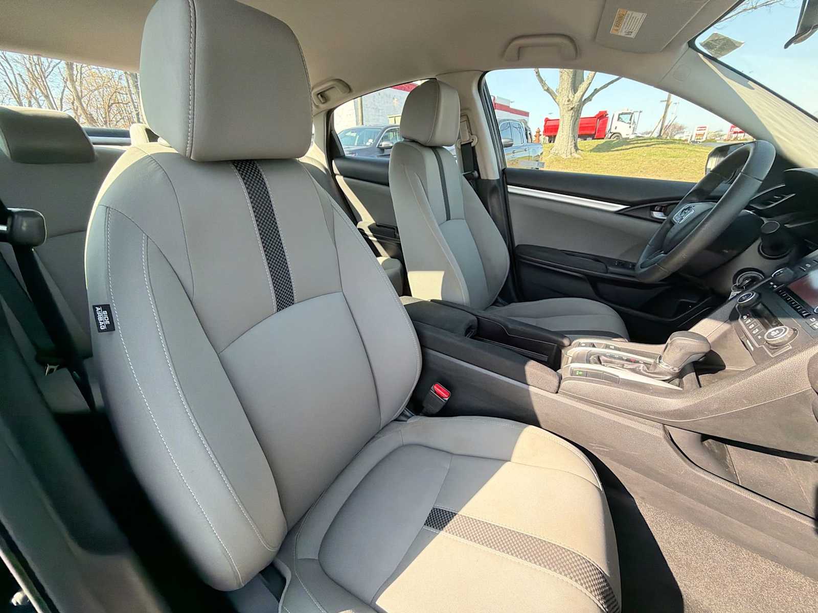 Thumbnail: 2019 Honda Civic - 17