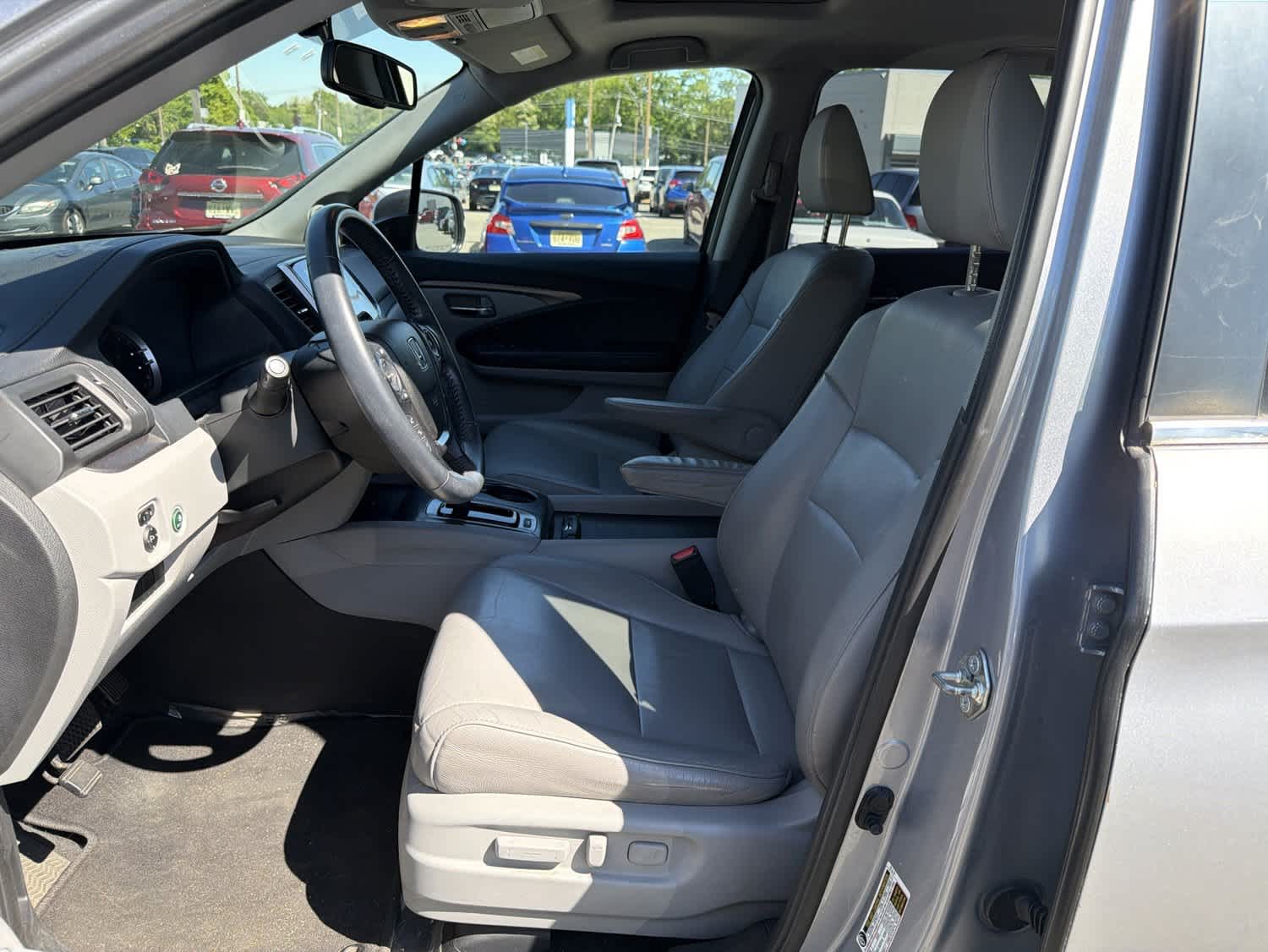 Thumbnail: 2017 Honda Pilot - 12