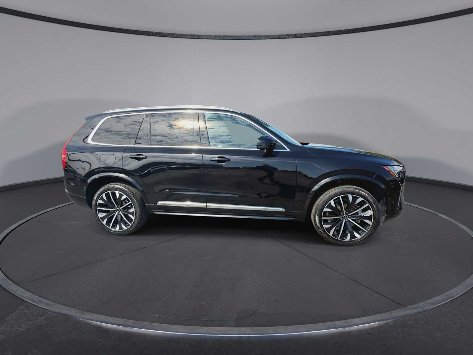 Thumbnail: 2025 Volvo XC90 - 8