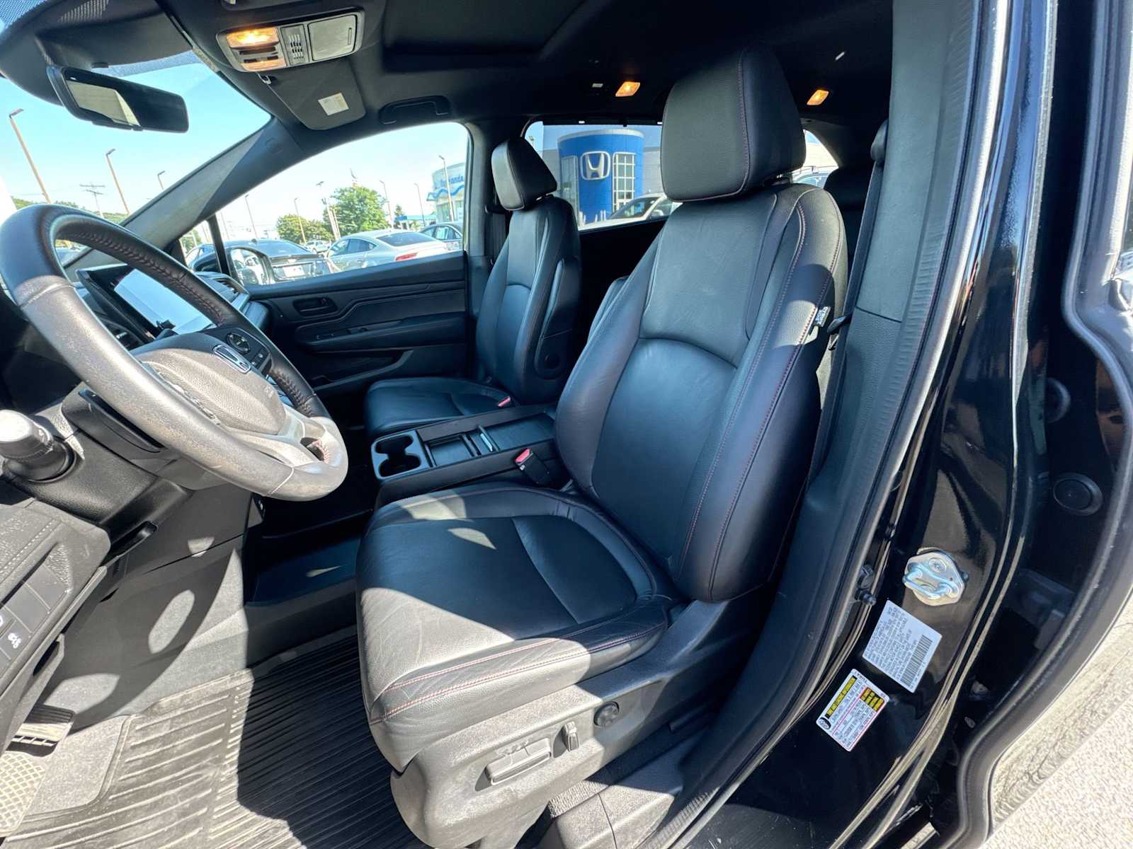 Thumbnail: 2023 Honda Odyssey - 21