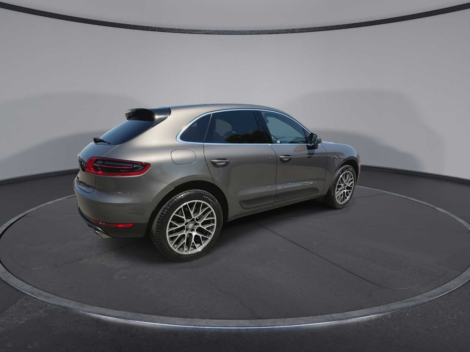 Thumbnail: 2016 Porsche Macan - 8