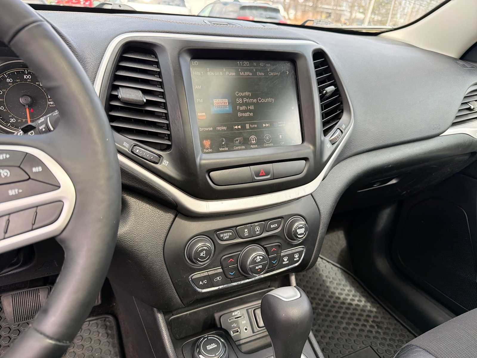 Thumbnail: 2018 Jeep Cherokee - 27