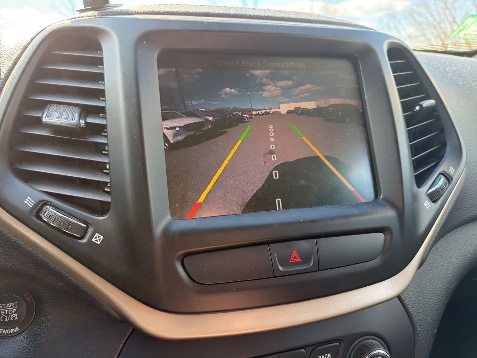 Thumbnail: 2015 Jeep Cherokee - 15