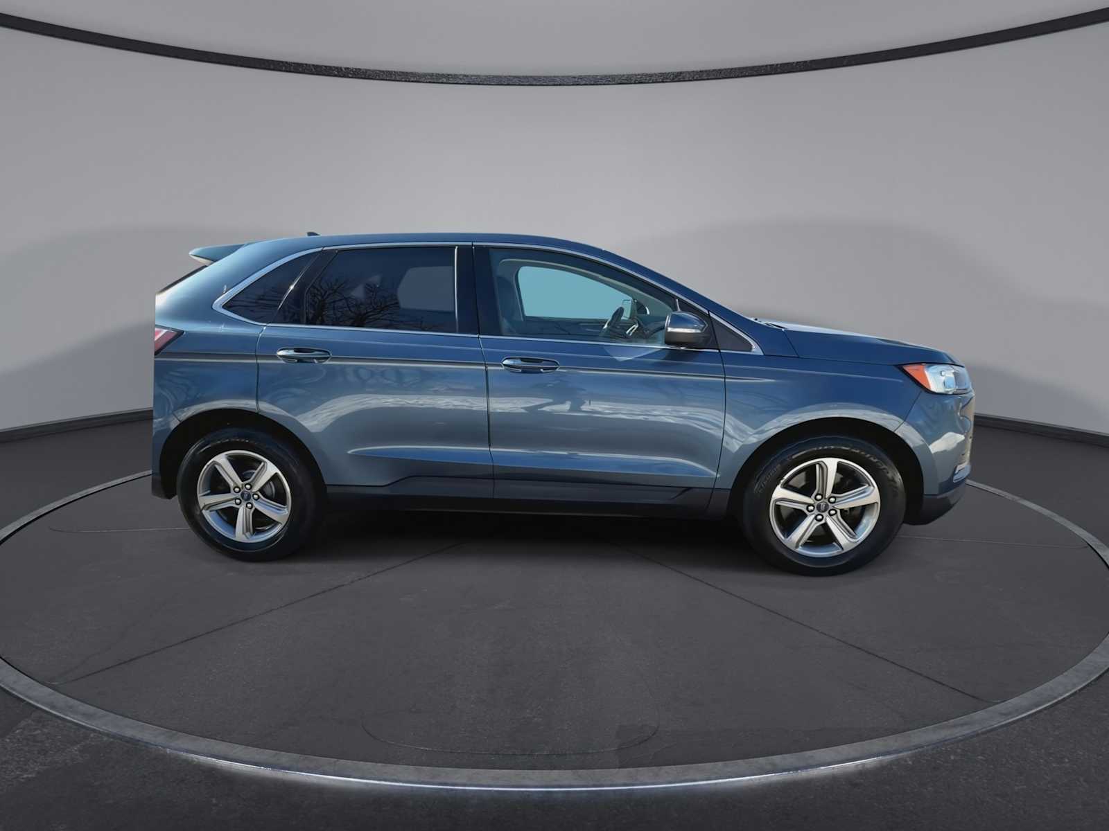 Thumbnail: 2019 Ford Edge - 9