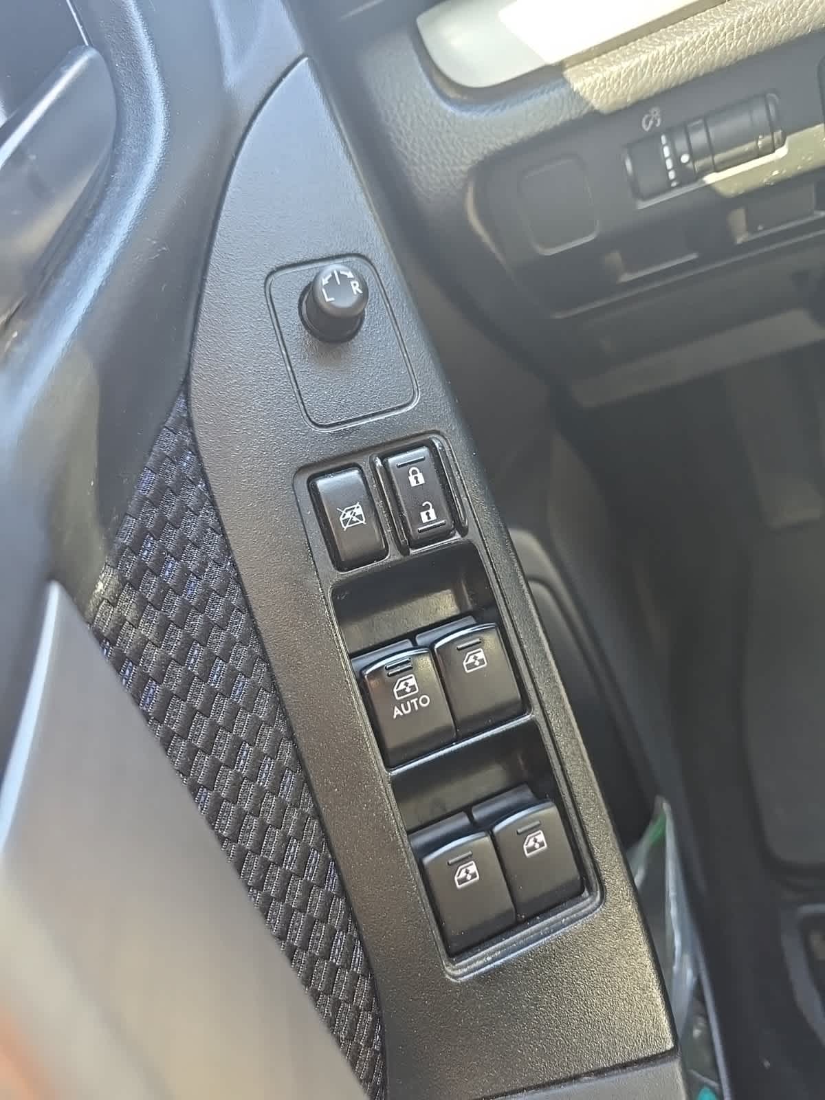 Thumbnail: 2017 Subaru Forester - 12