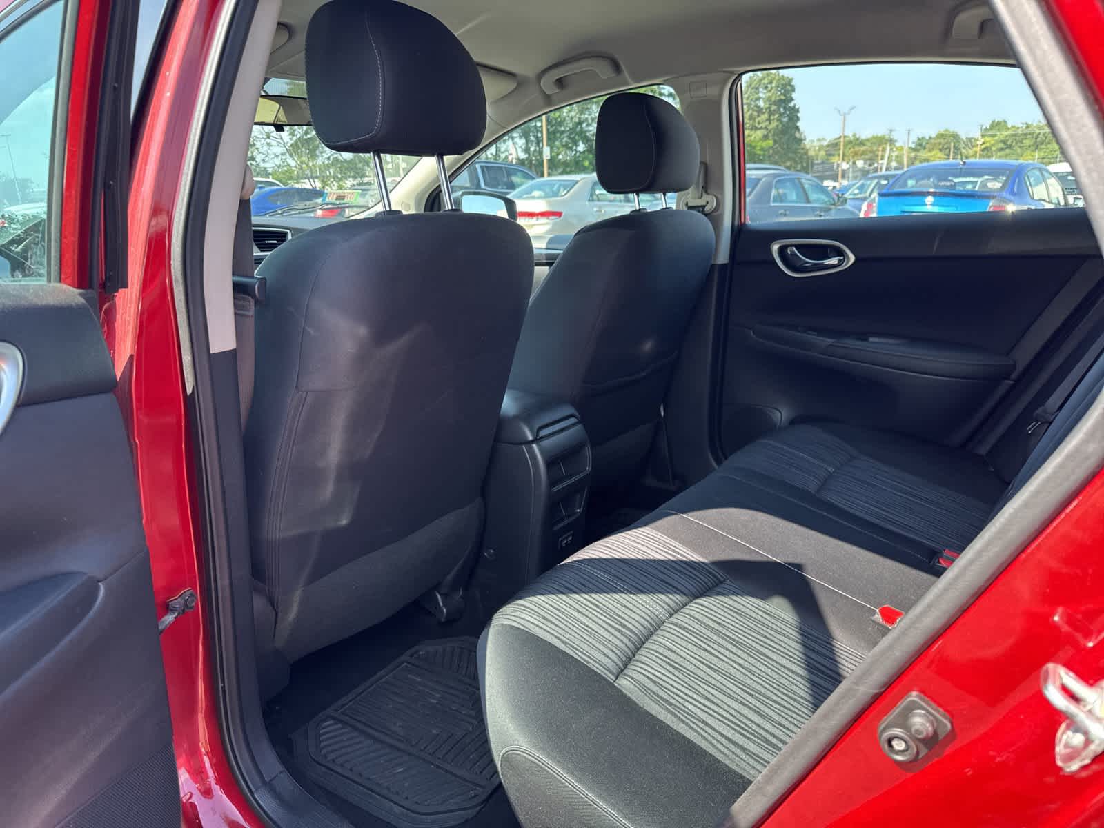 Thumbnail: 2018 Nissan Sentra - 9