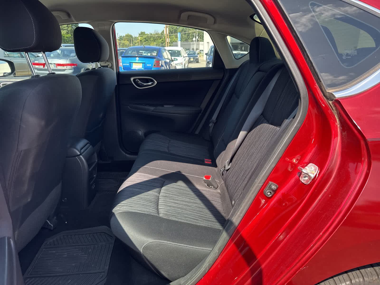Thumbnail: 2018 Nissan Sentra - 10