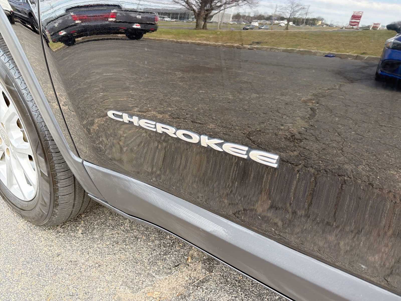 Thumbnail: 2018 Jeep Cherokee - 18