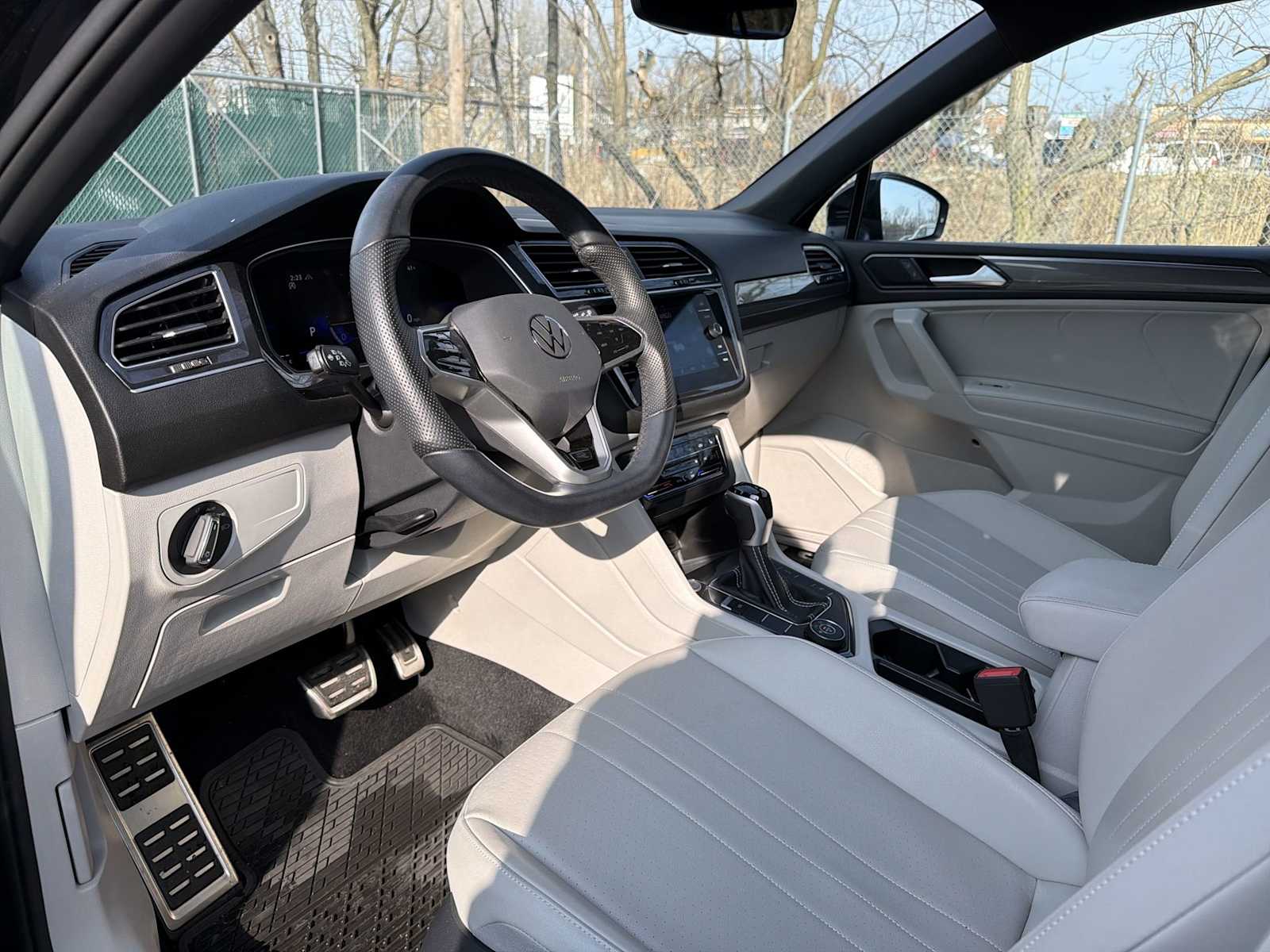 Thumbnail: 2024 Volkswagen Tiguan - 10