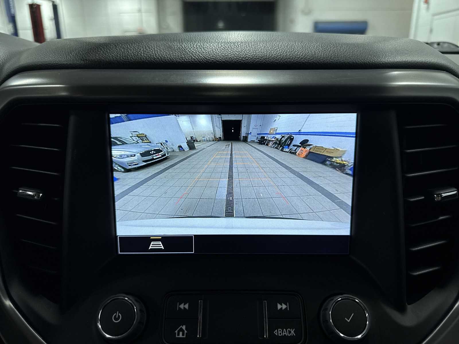 Thumbnail: 2022 GMC Acadia - 27