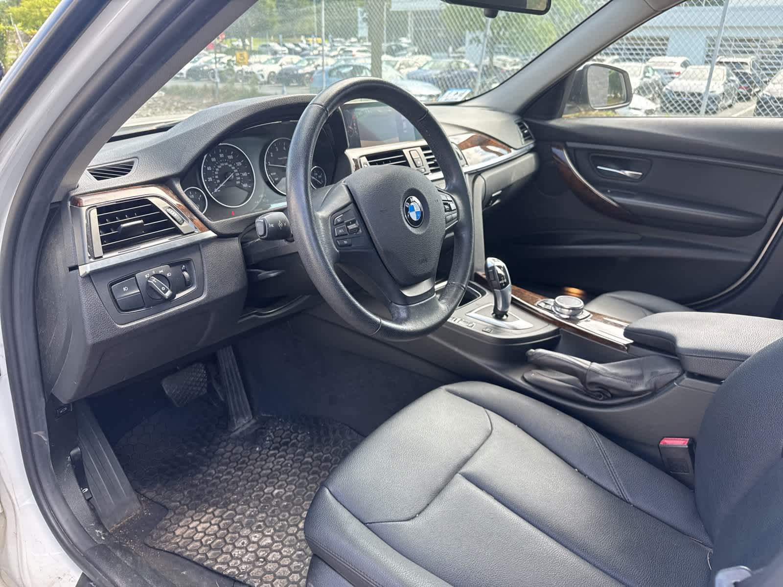 Thumbnail: 2015 BMW 3 Series - 11