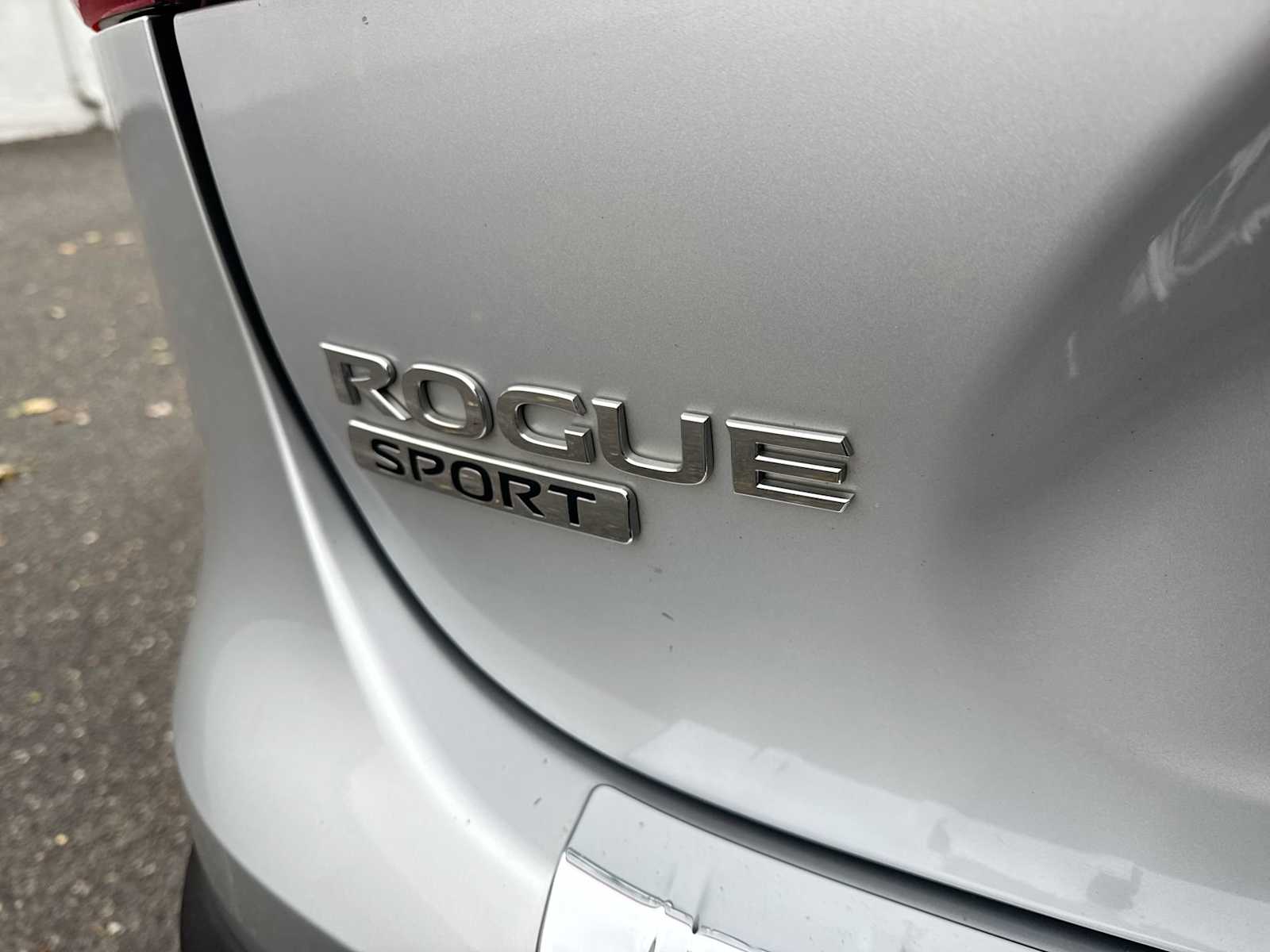 Thumbnail: 2018 Nissan Rogue Sport - 18