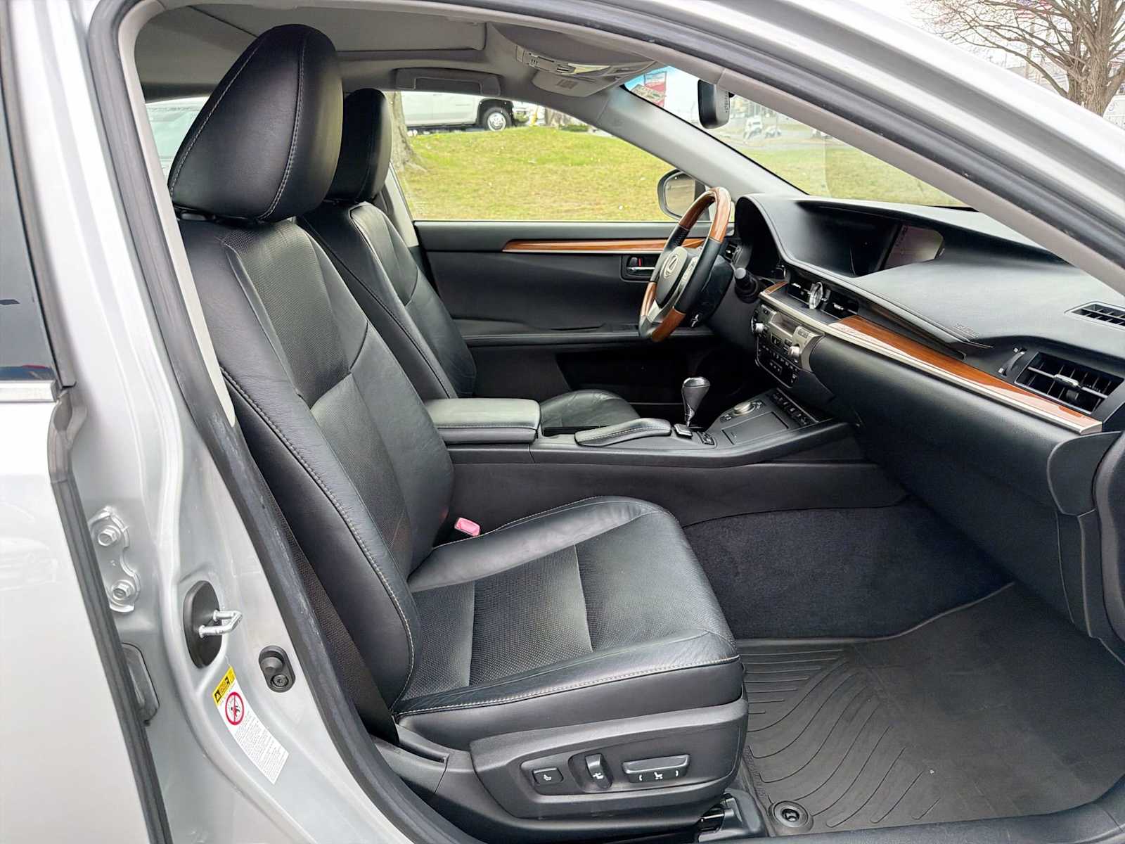 Thumbnail: 2013 Lexus ES - 15