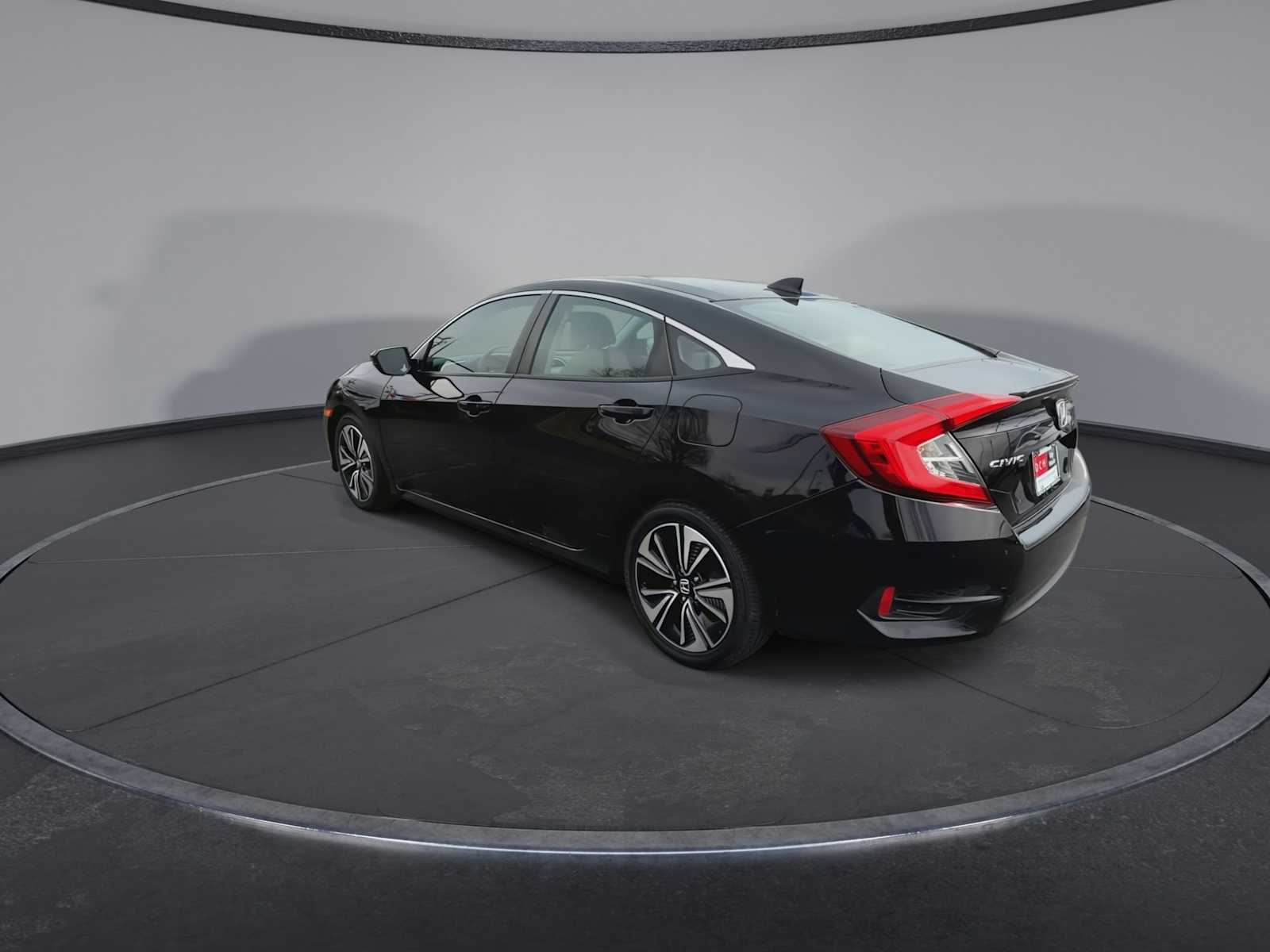 Thumbnail: 2017 Honda Civic - 6