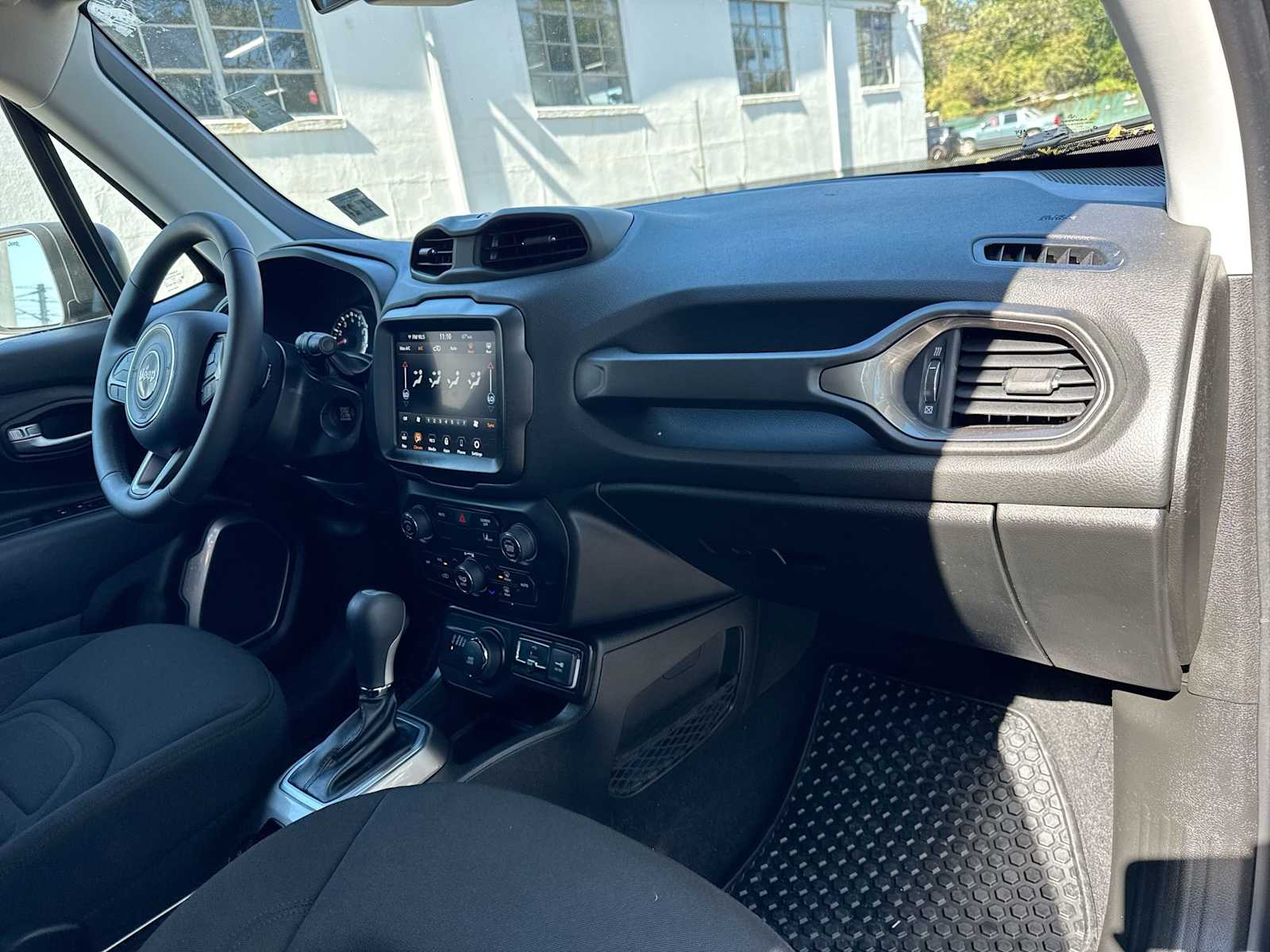 Thumbnail: 2022 Jeep Renegade - 16
