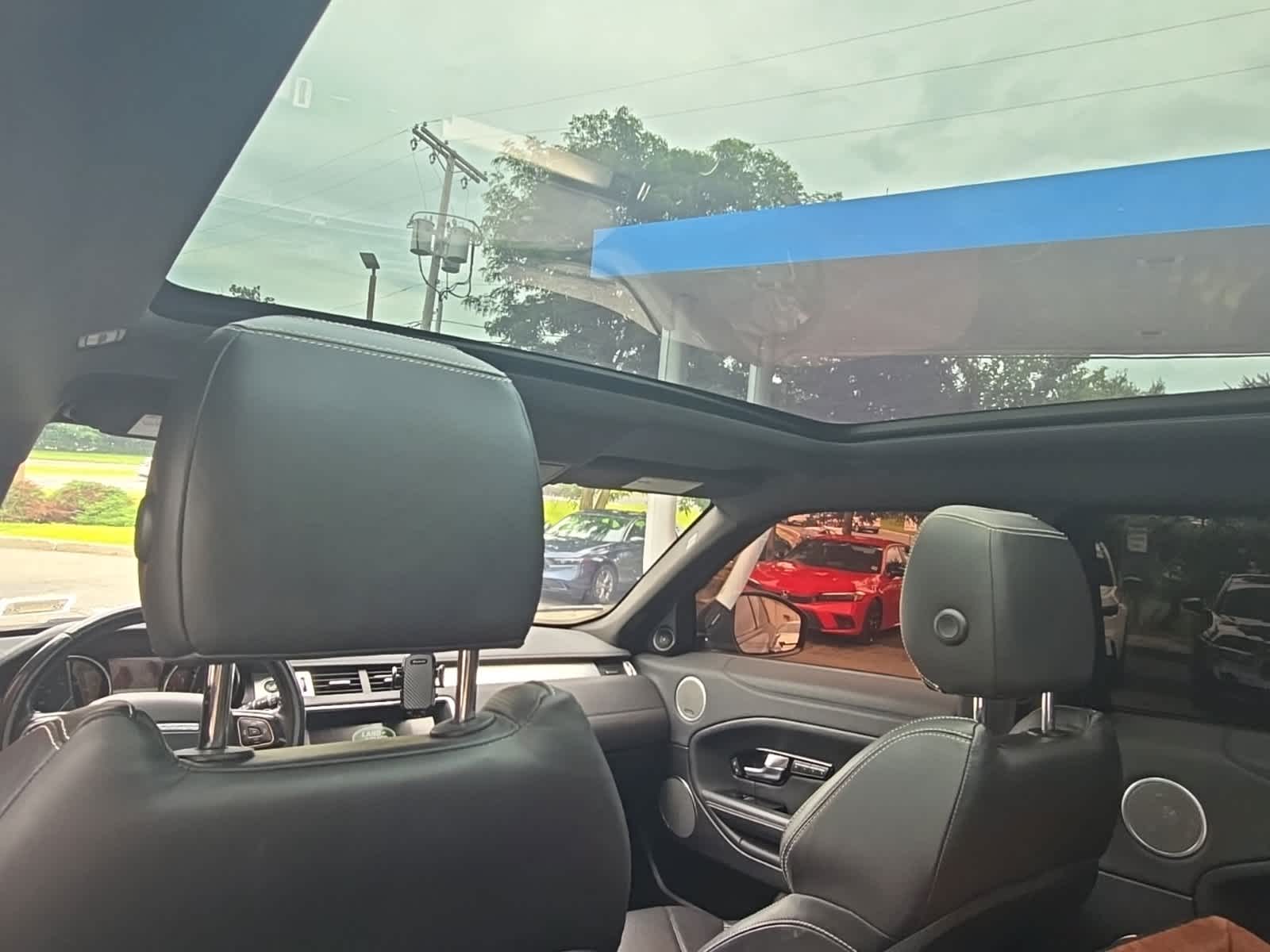 Thumbnail: 2017 Land Rover Range Rover Evoque - 8