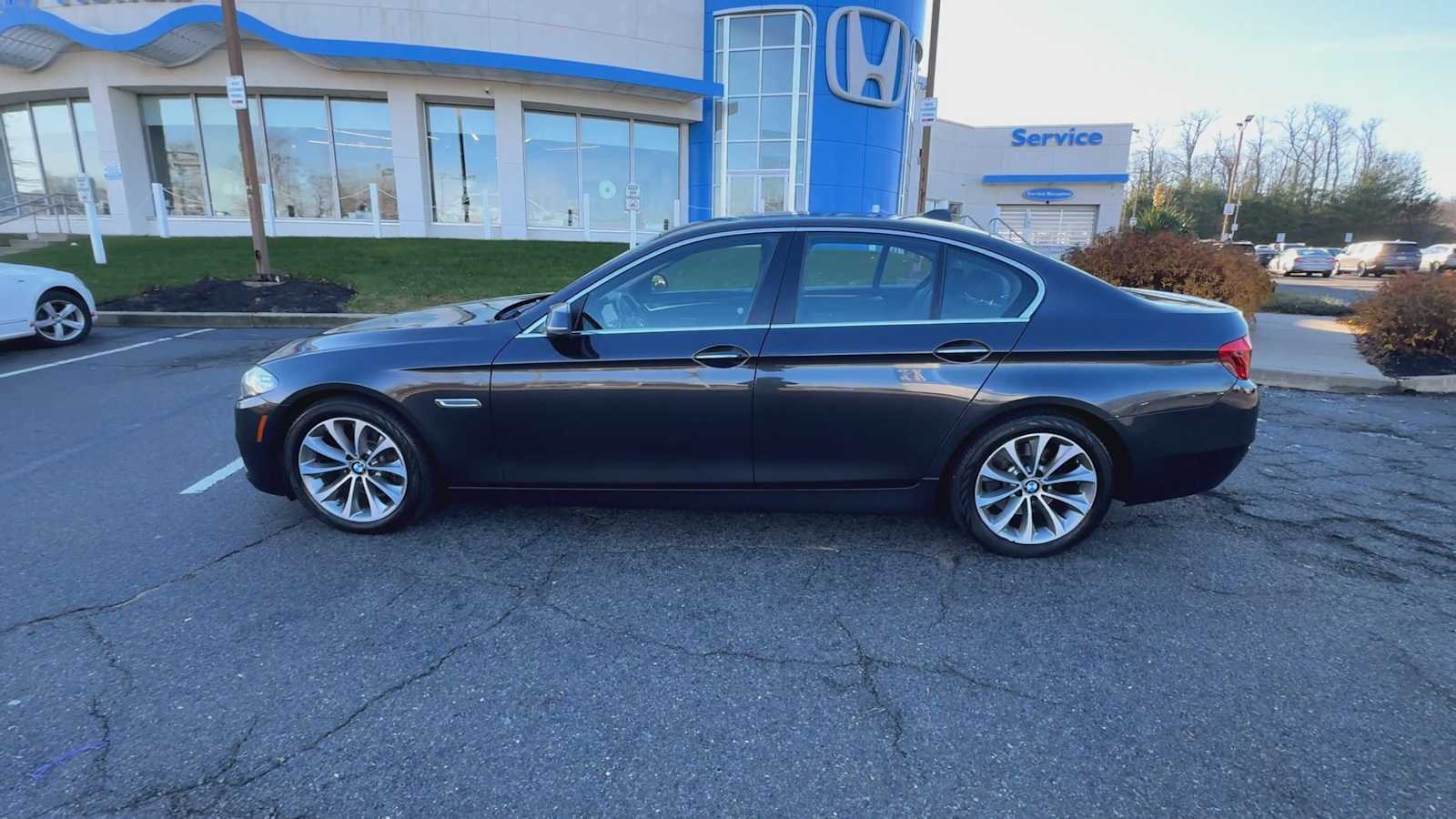 Thumbnail: 2016 BMW 5 Series - 5