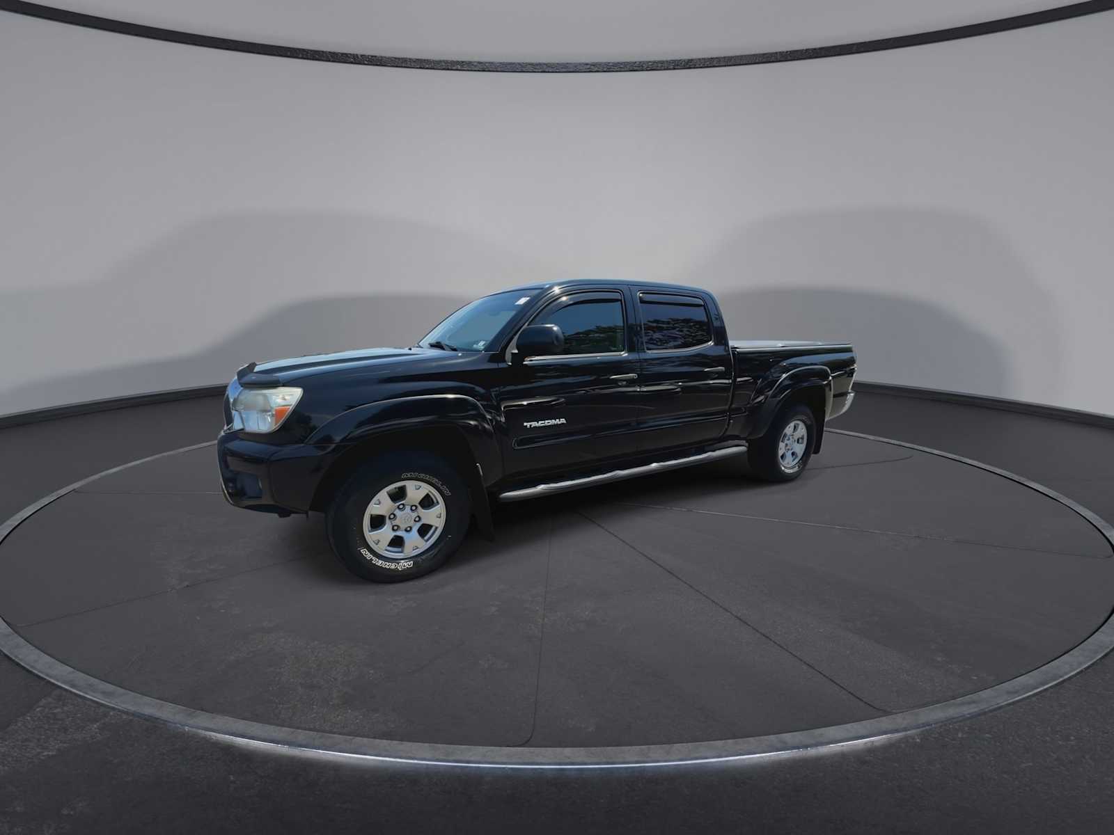 Thumbnail: 2015 Toyota Tacoma - 3