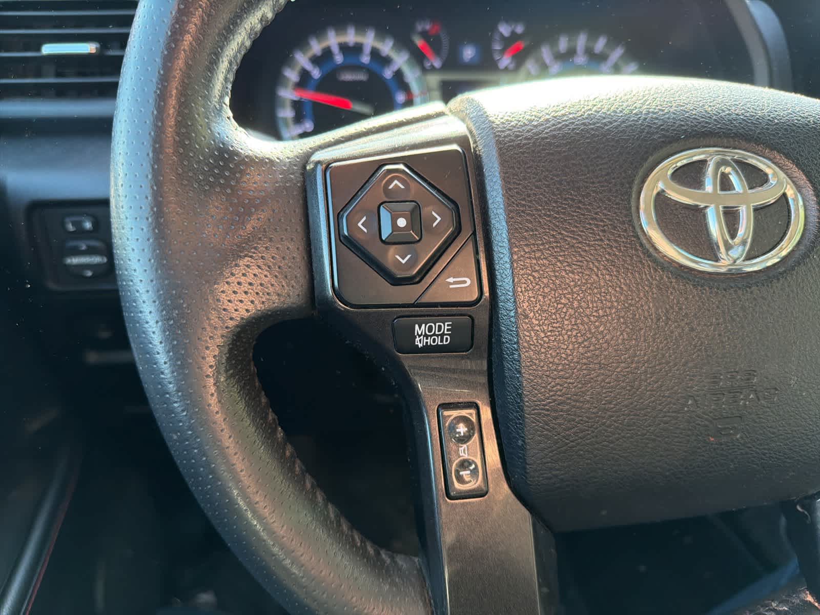 Thumbnail: 2017 Toyota 4Runner - 16