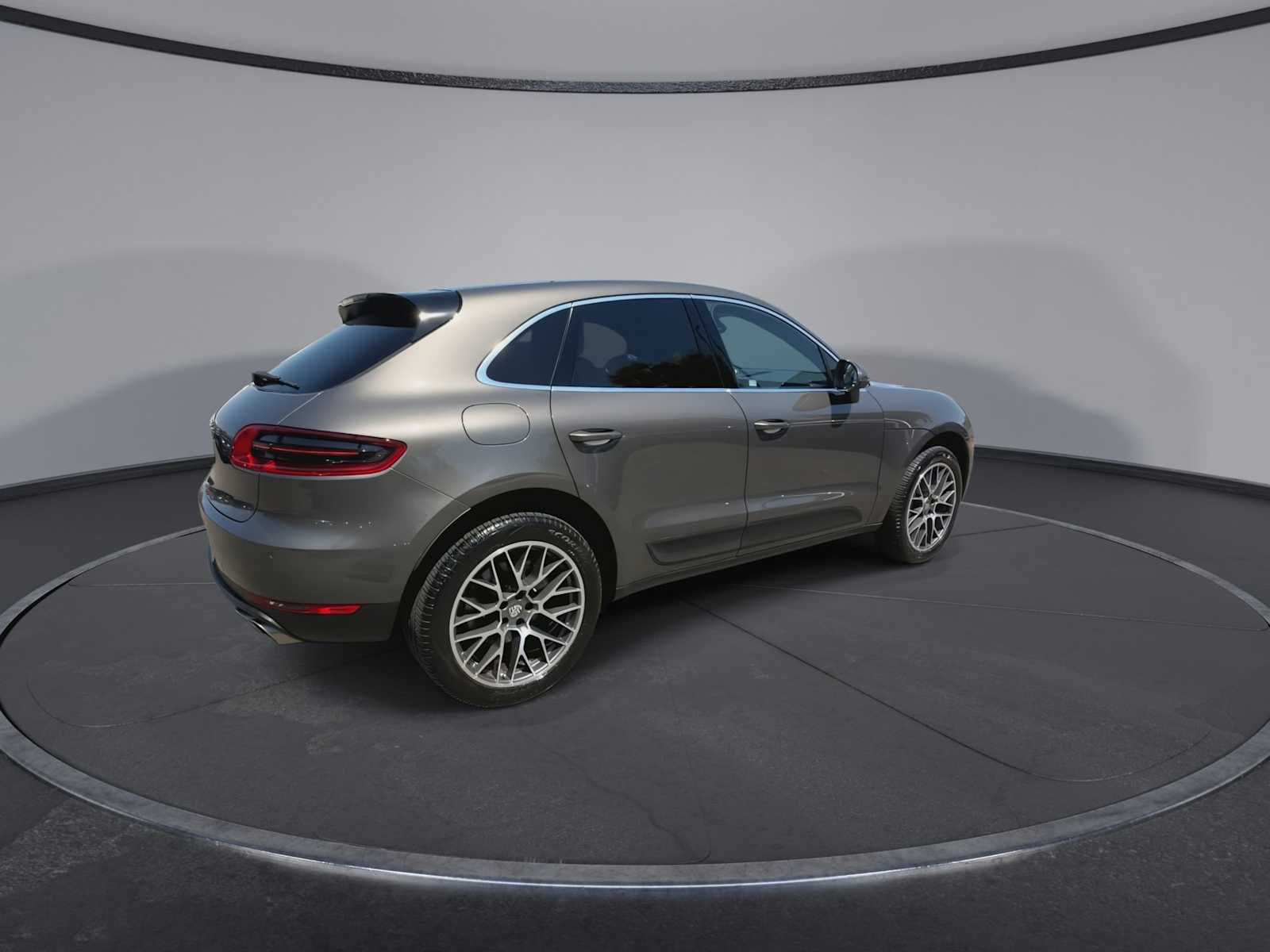 Thumbnail: 2016 Porsche Macan - 8