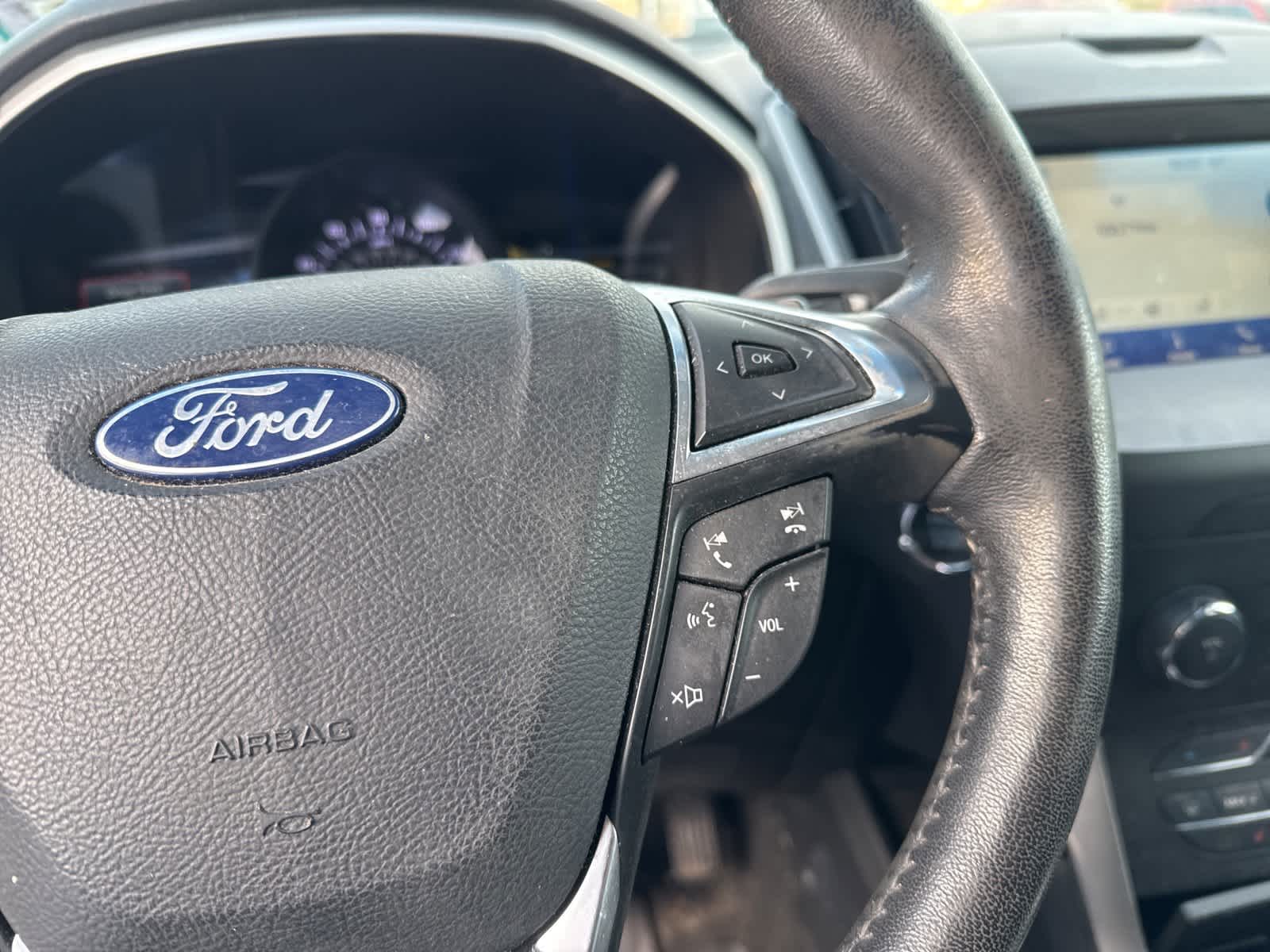 Thumbnail: 2019 Ford Edge - 16