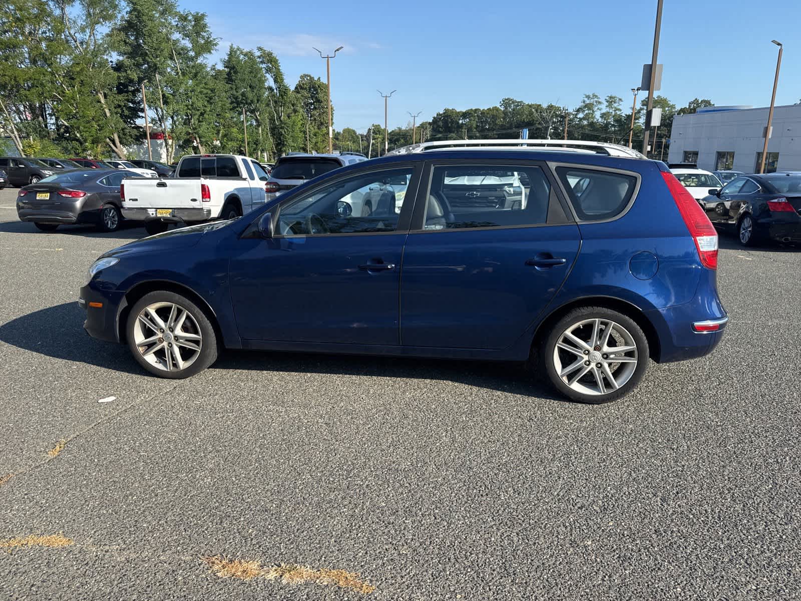 Thumbnail: 2012 Hyundai Elantra - 2