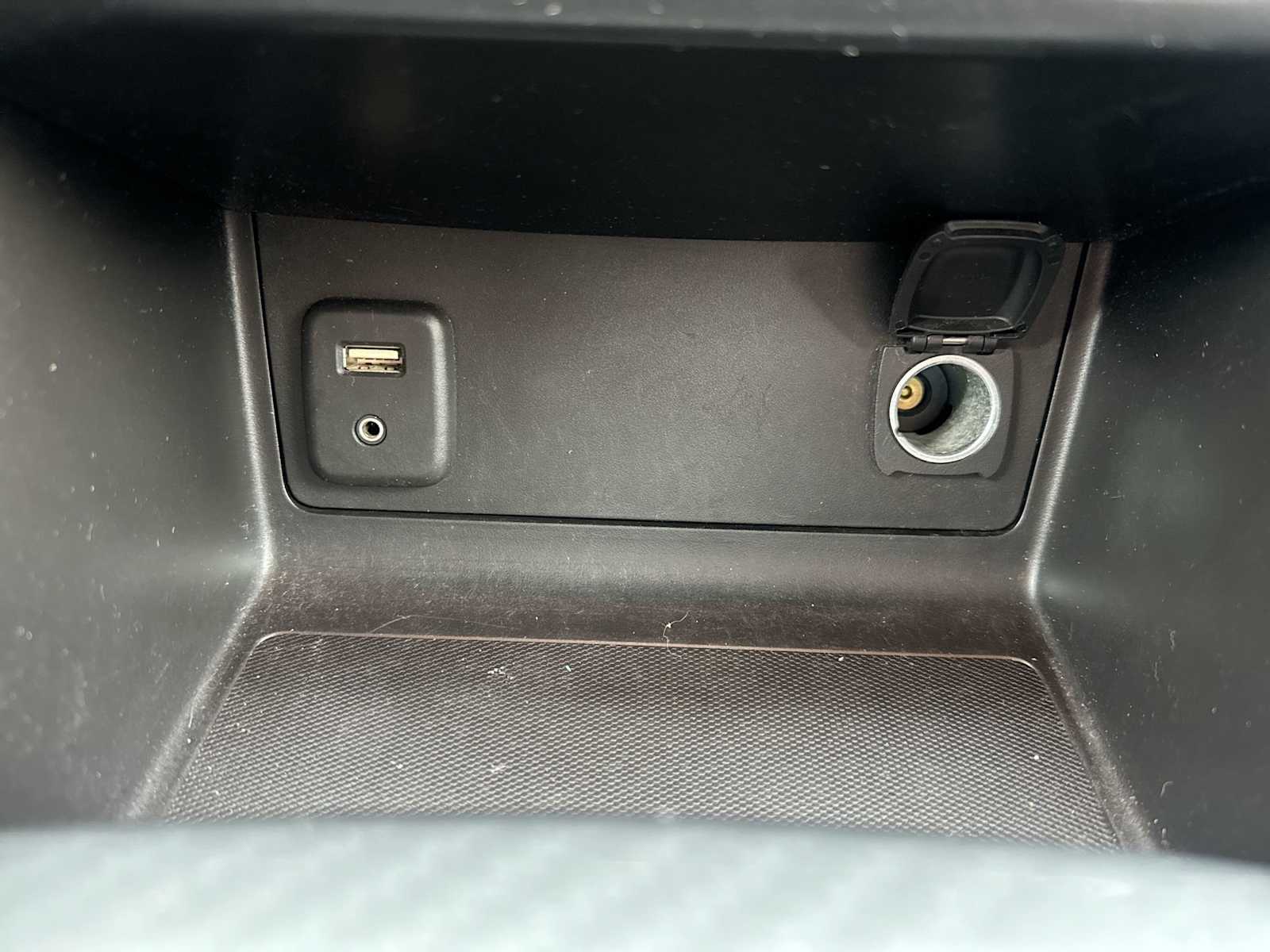 Thumbnail: 2016 GMC Canyon - 26