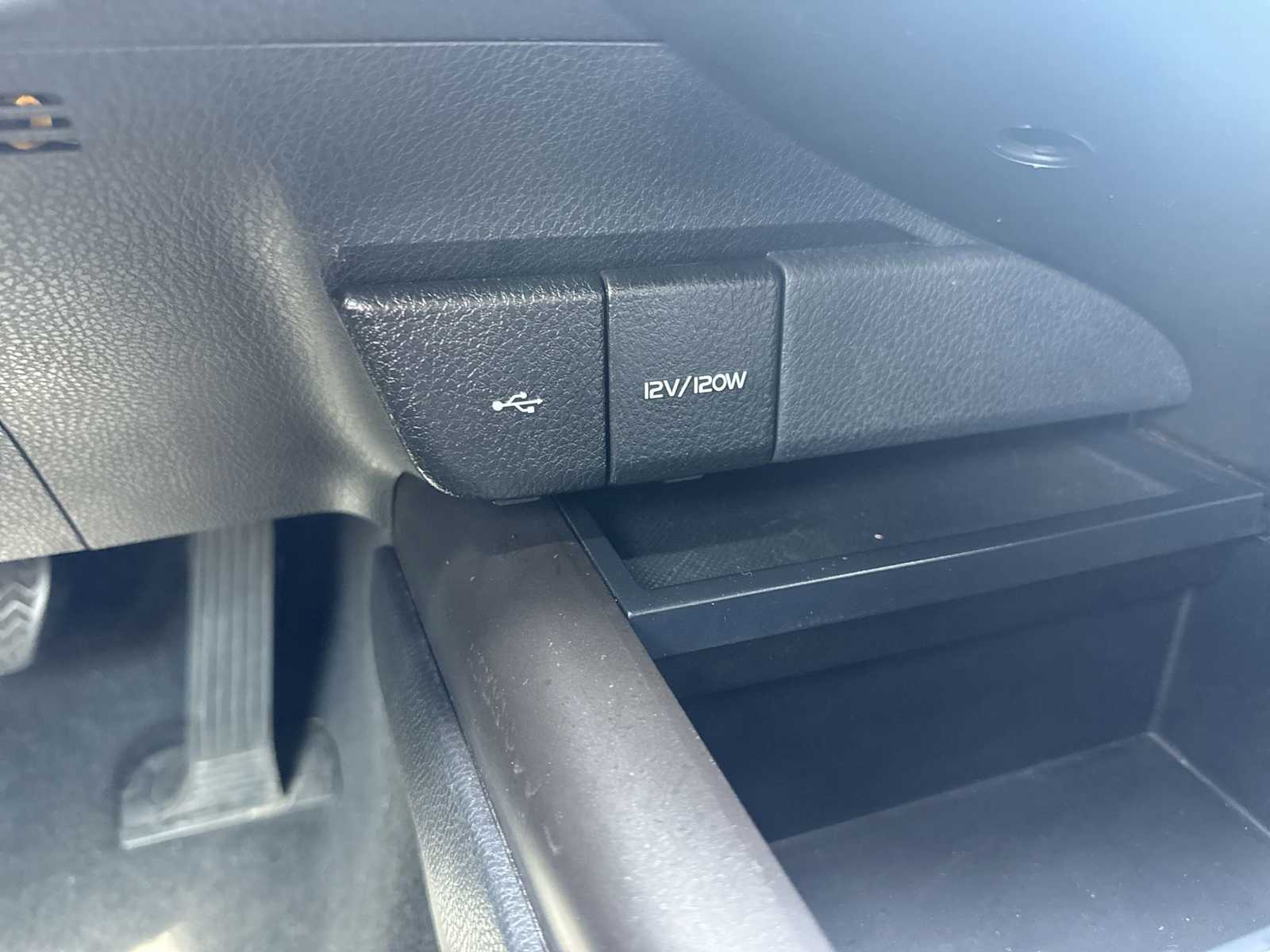 2023 Toyota Camry SE 28