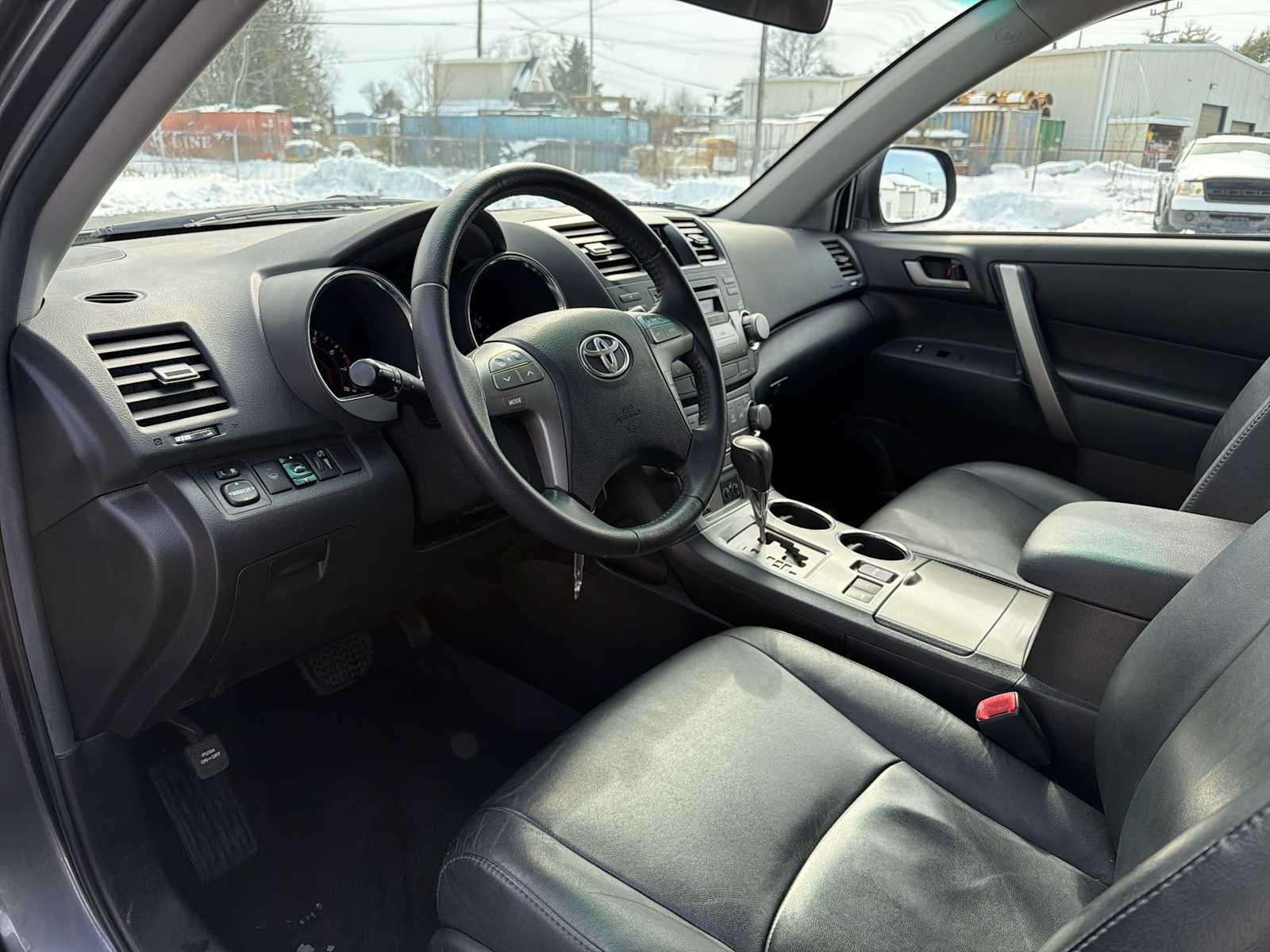 Thumbnail: 2010 Toyota Highlander - 10