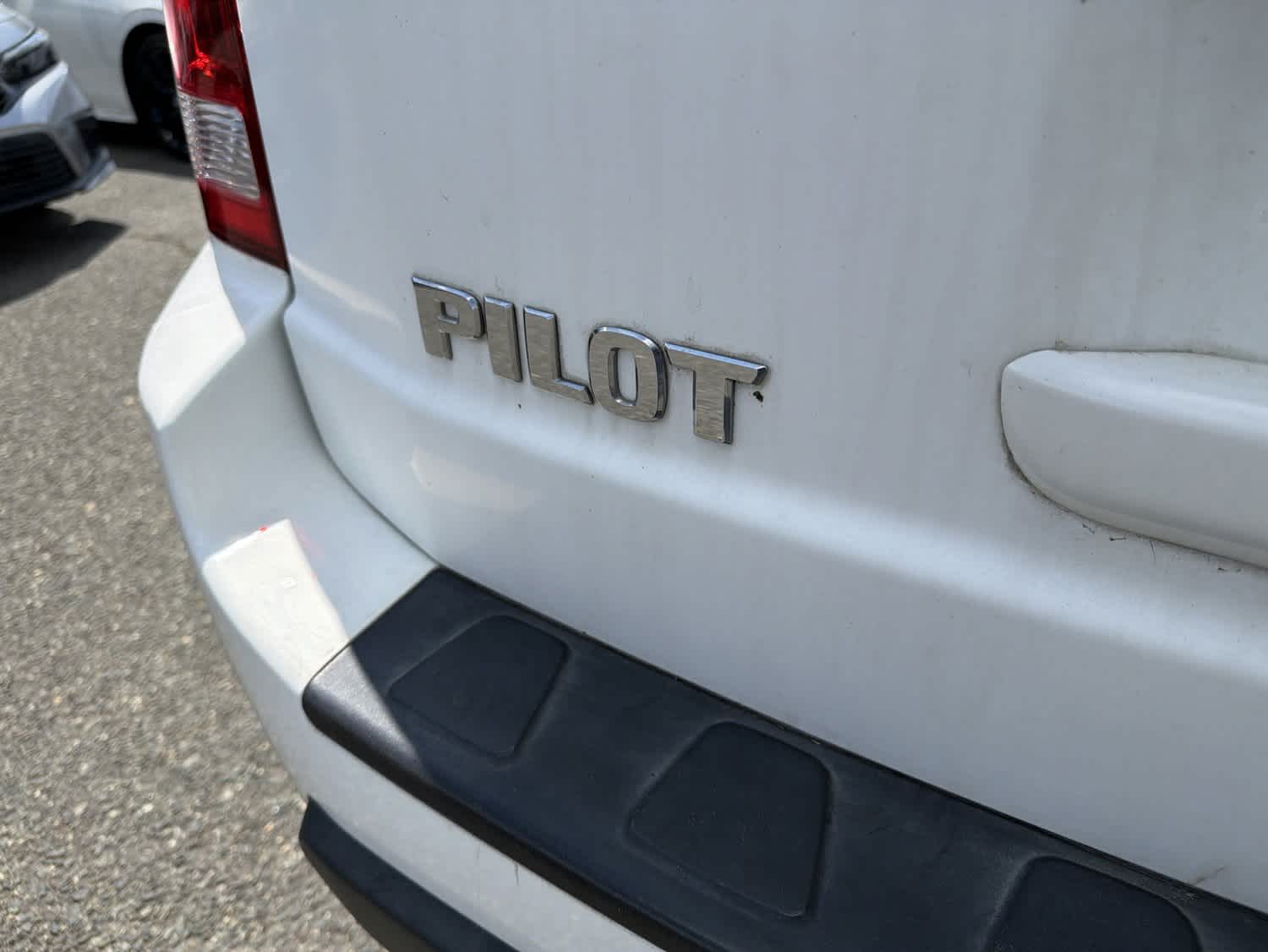 Thumbnail: 2011 Honda Pilot - 13