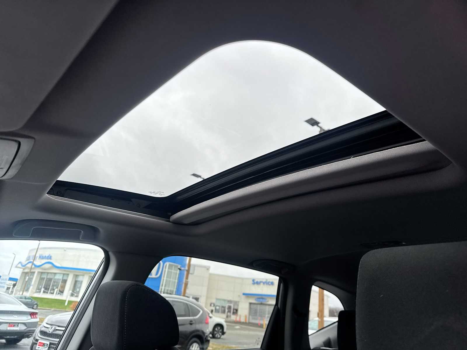 Thumbnail: 2017 Honda CR-V - 23