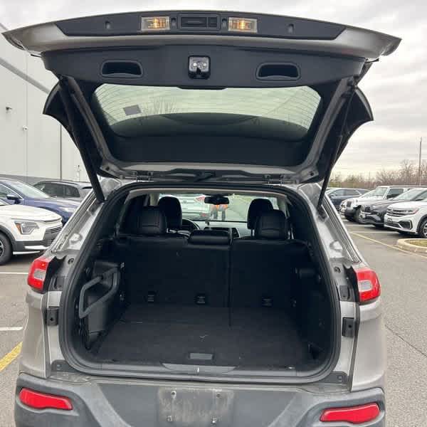 Thumbnail: 2015 Jeep Cherokee - 22