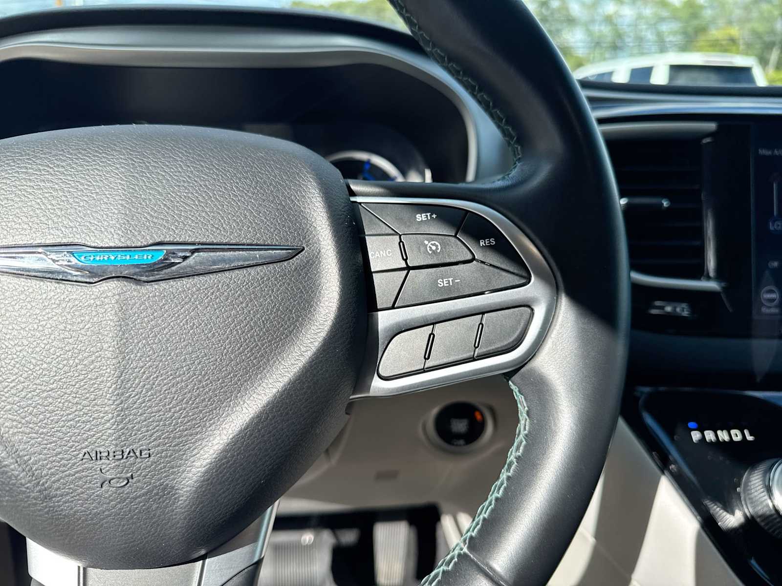 Thumbnail: 2018 Chrysler Pacifica - 25