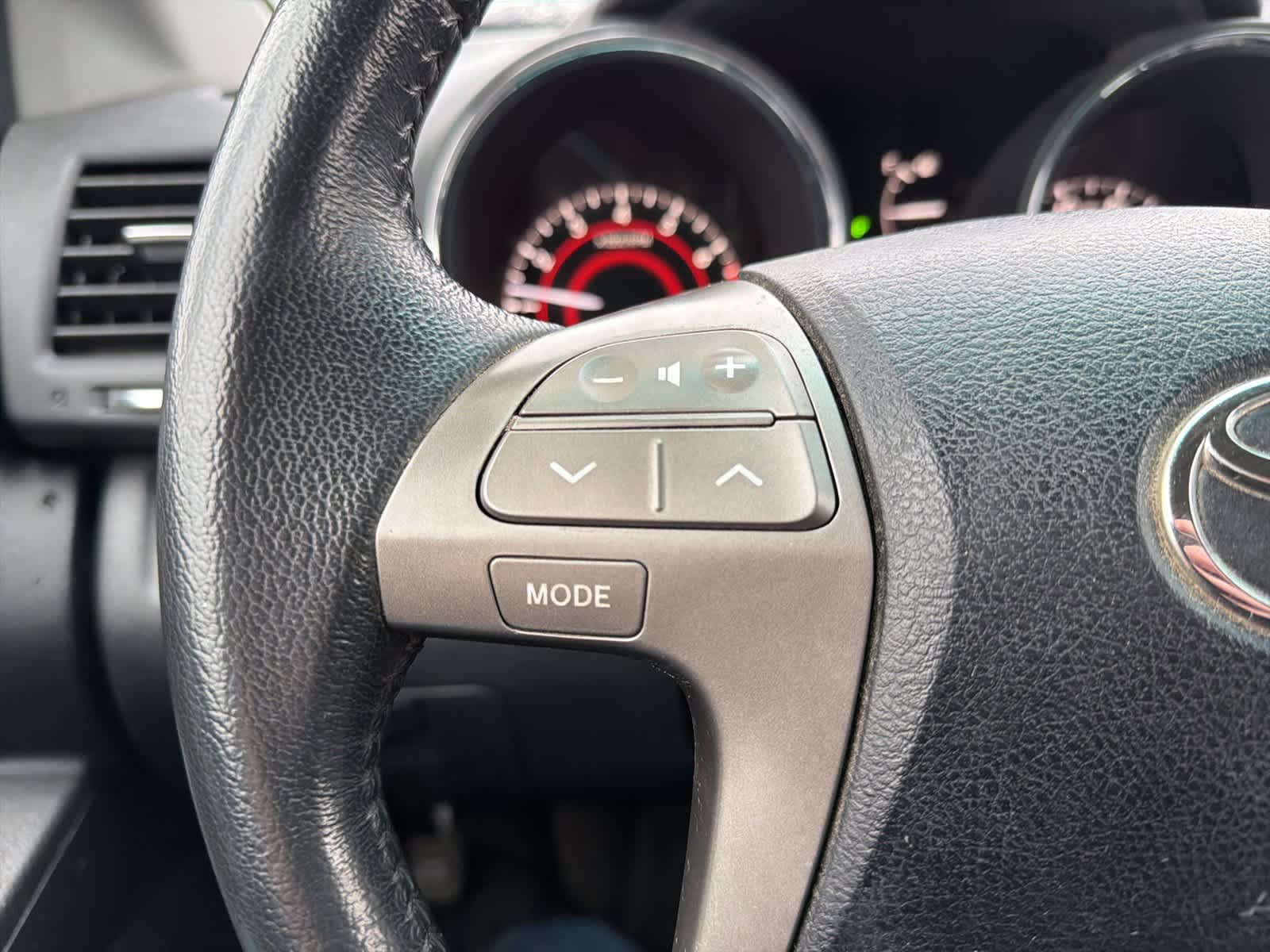 Thumbnail: 2010 Toyota Highlander - 16