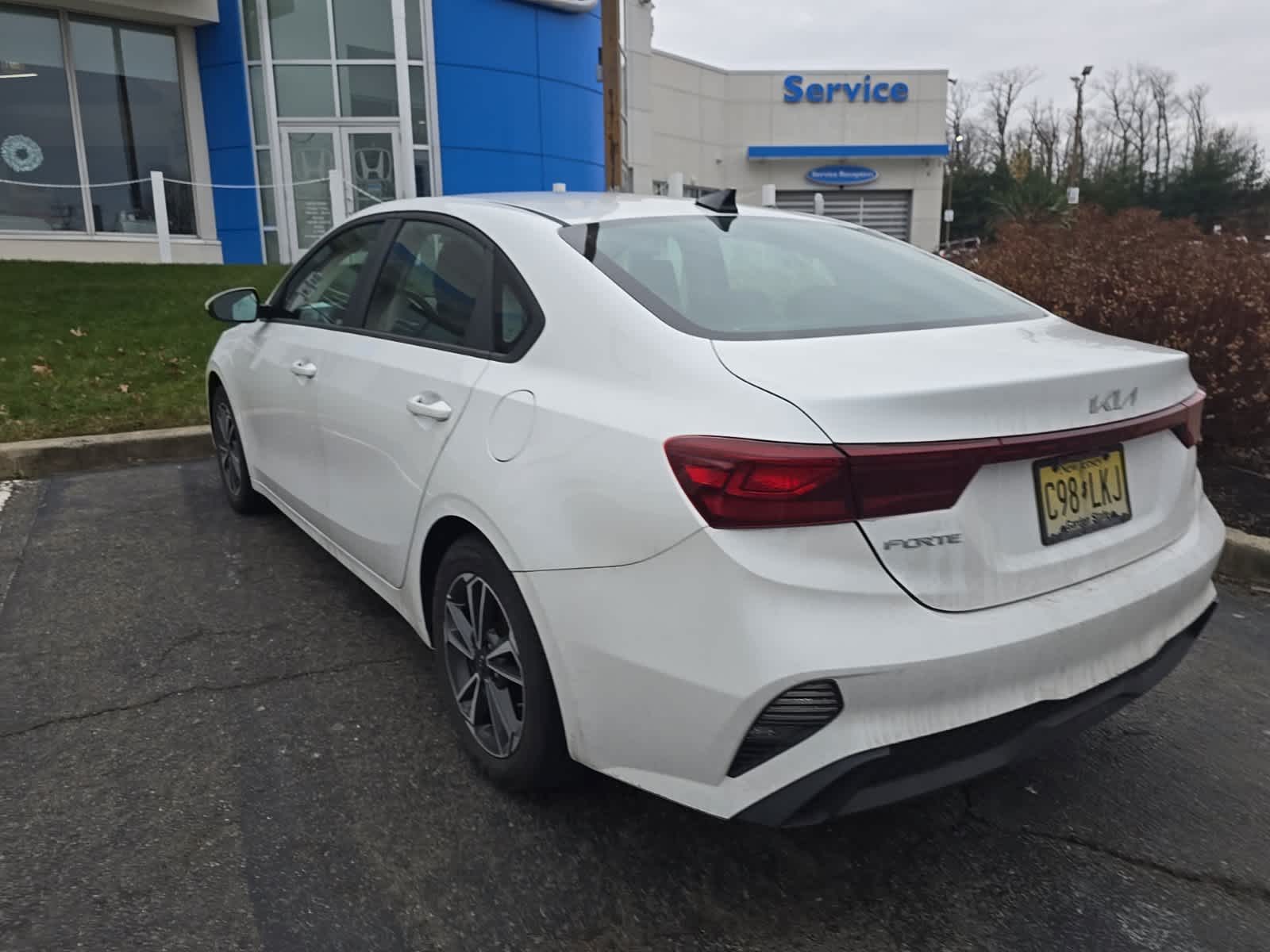 Thumbnail: 2022 Kia Forte - 8