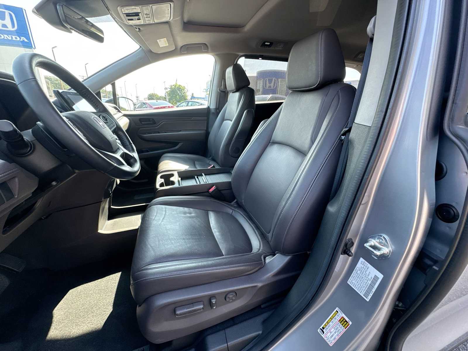 Thumbnail: 2023 Honda Odyssey - 21