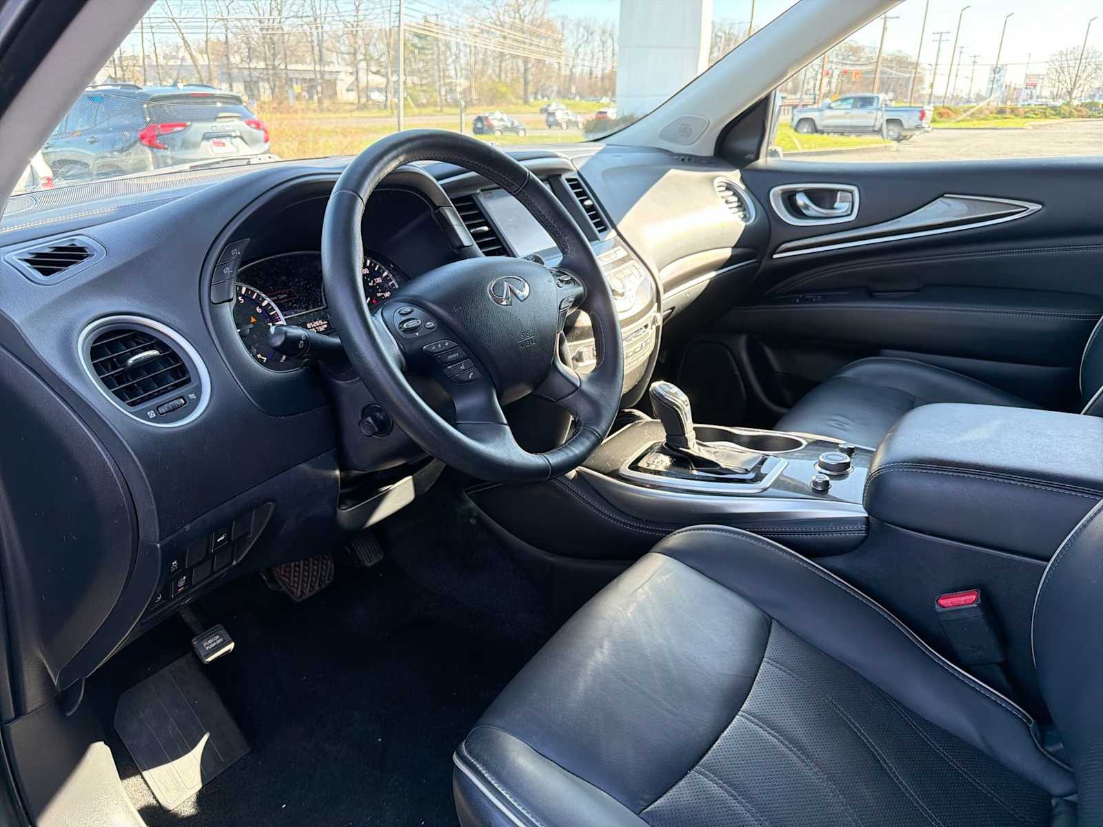 Thumbnail: 2019 INFINITI QX60 - 10