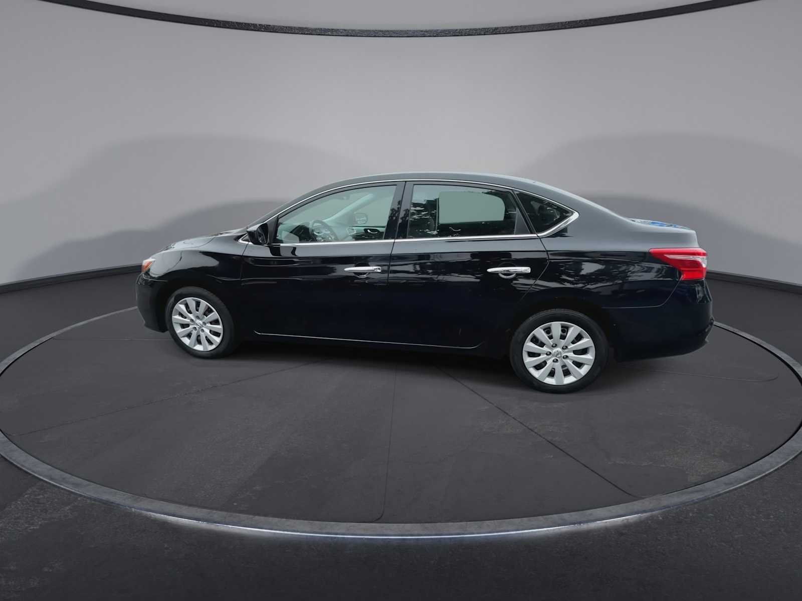 Thumbnail: 2018 Nissan Sentra - 5