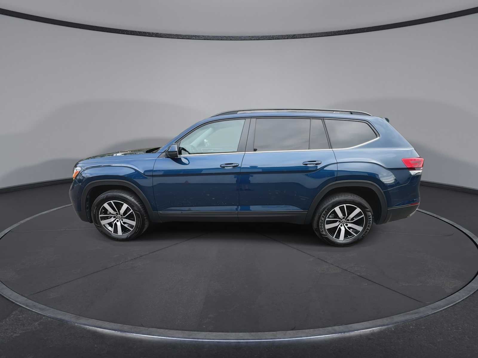 Thumbnail: 2022 Volkswagen Atlas - 5