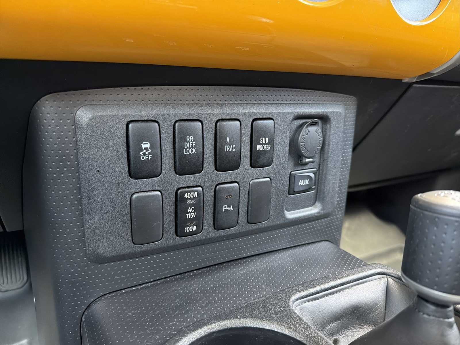 Thumbnail: 2010 Toyota FJ Cruiser - 24