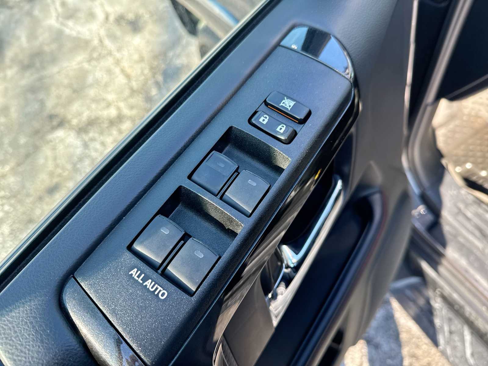 Thumbnail: 2022 Toyota 4Runner - 22