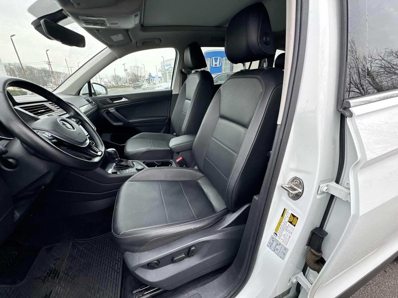 Thumbnail: 2019 Volkswagen Tiguan - 21