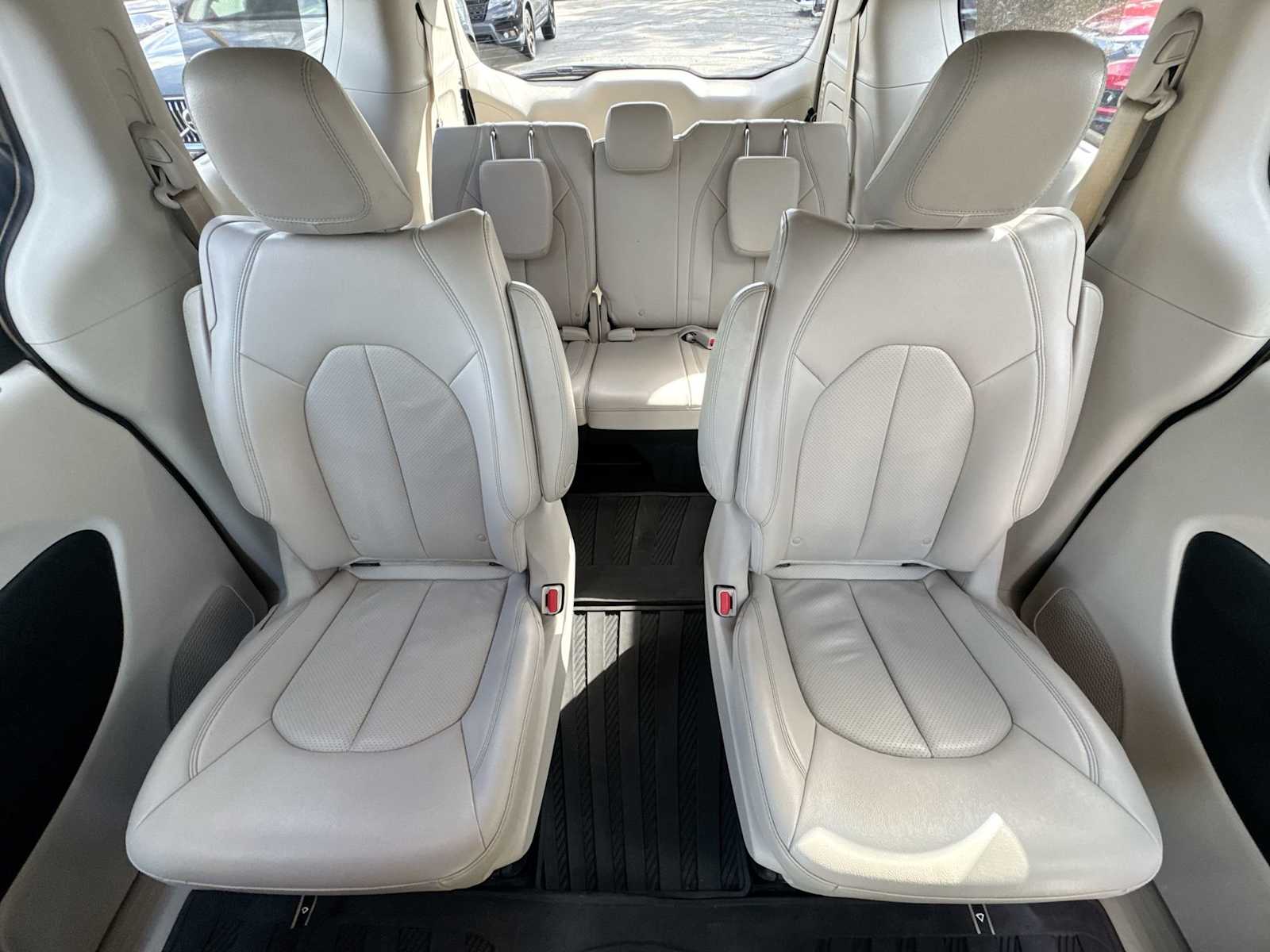 Thumbnail: 2018 Chrysler Pacifica - 13