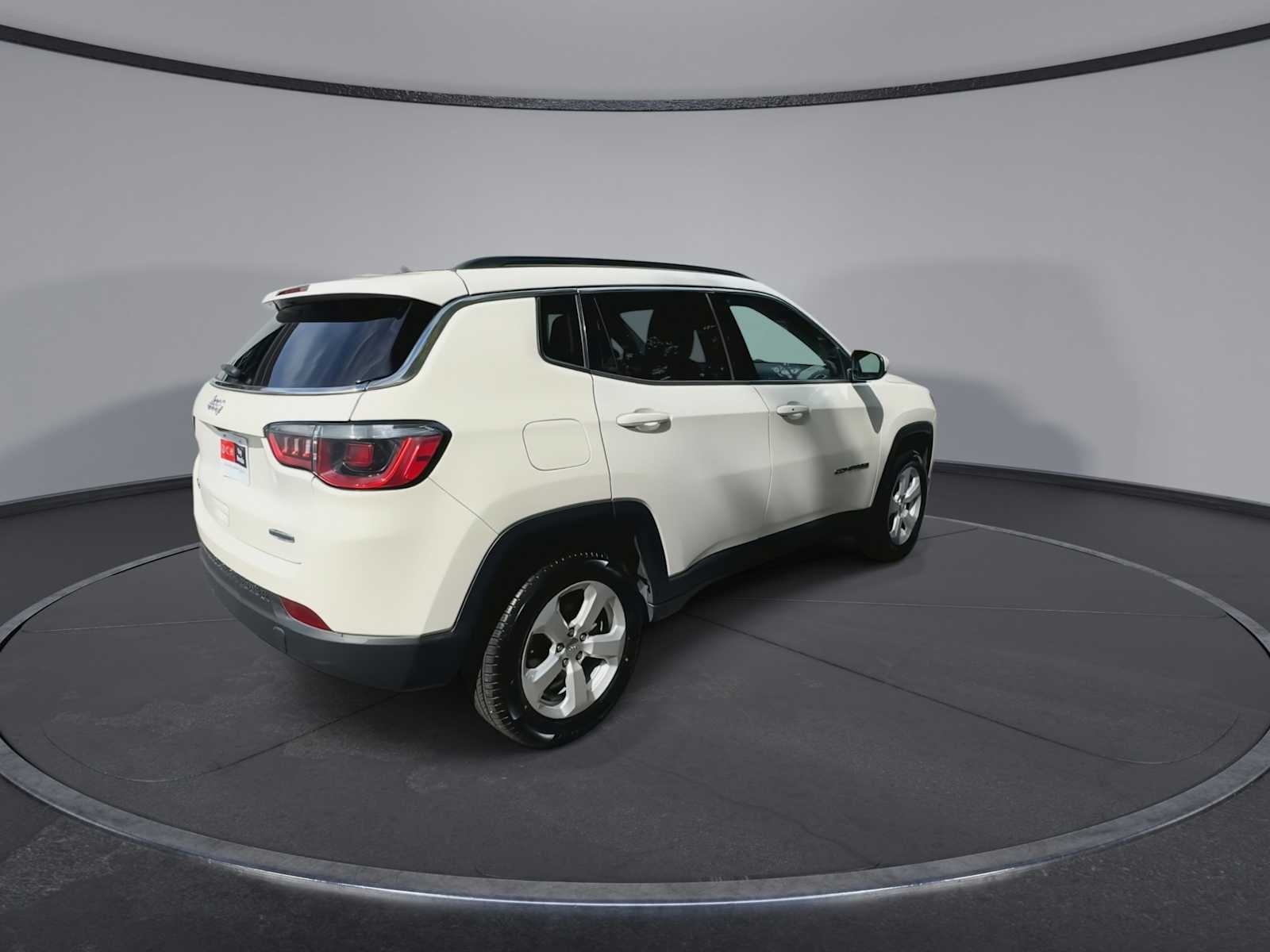 Thumbnail: 2018 Jeep Compass - 8