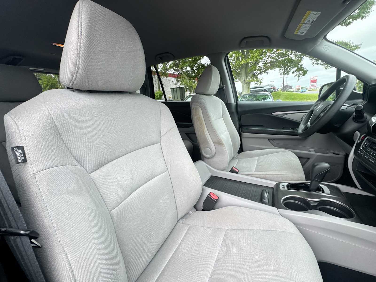 Thumbnail: 2017 Honda Pilot - 17