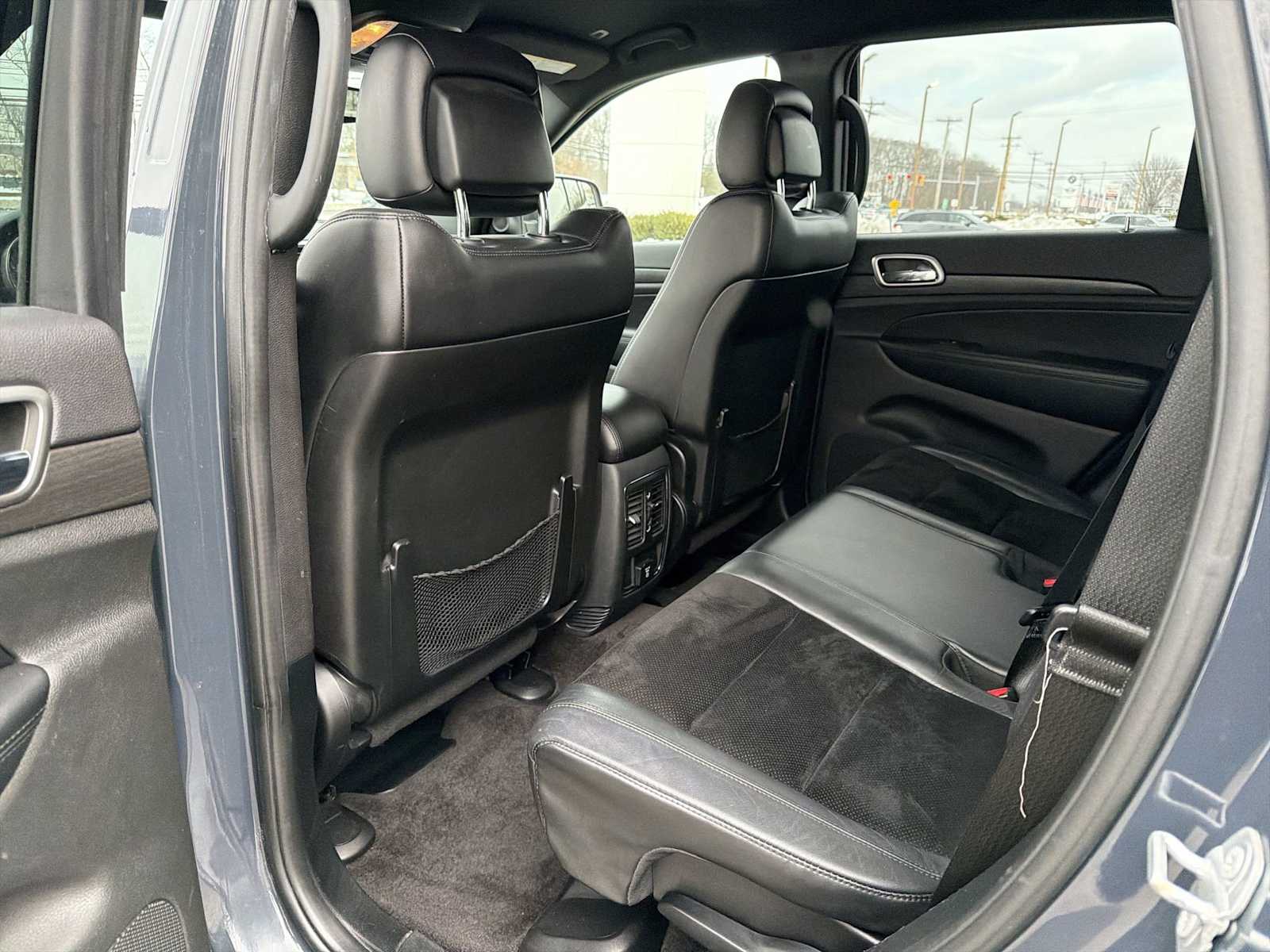 Thumbnail: 2017 Jeep Grand Cherokee - 12