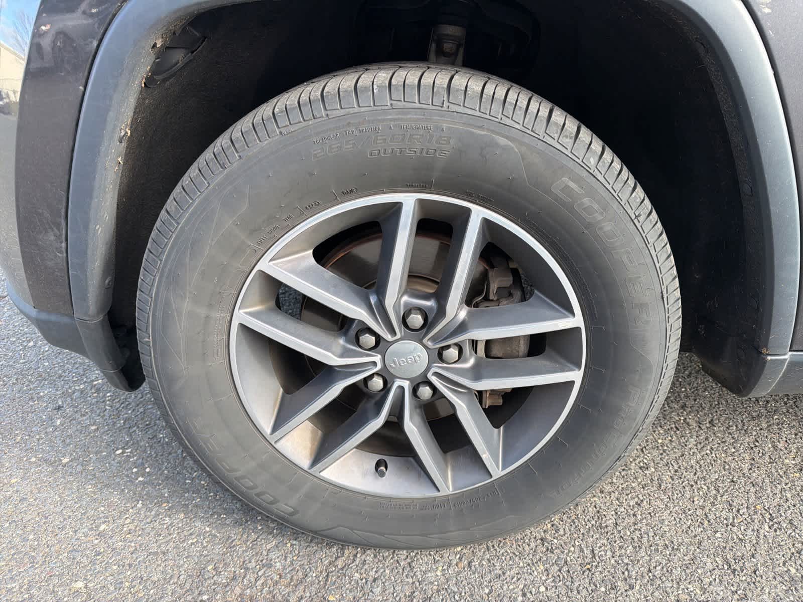 Thumbnail: 2017 Jeep Grand Cherokee - 23