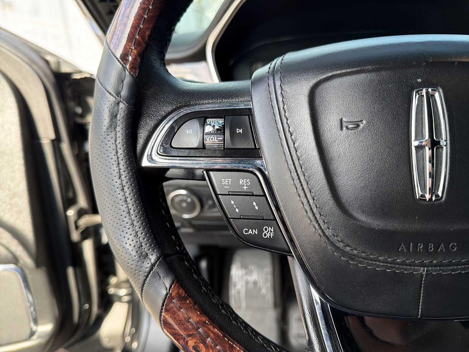 Thumbnail: 2020 Lincoln Continental - 24