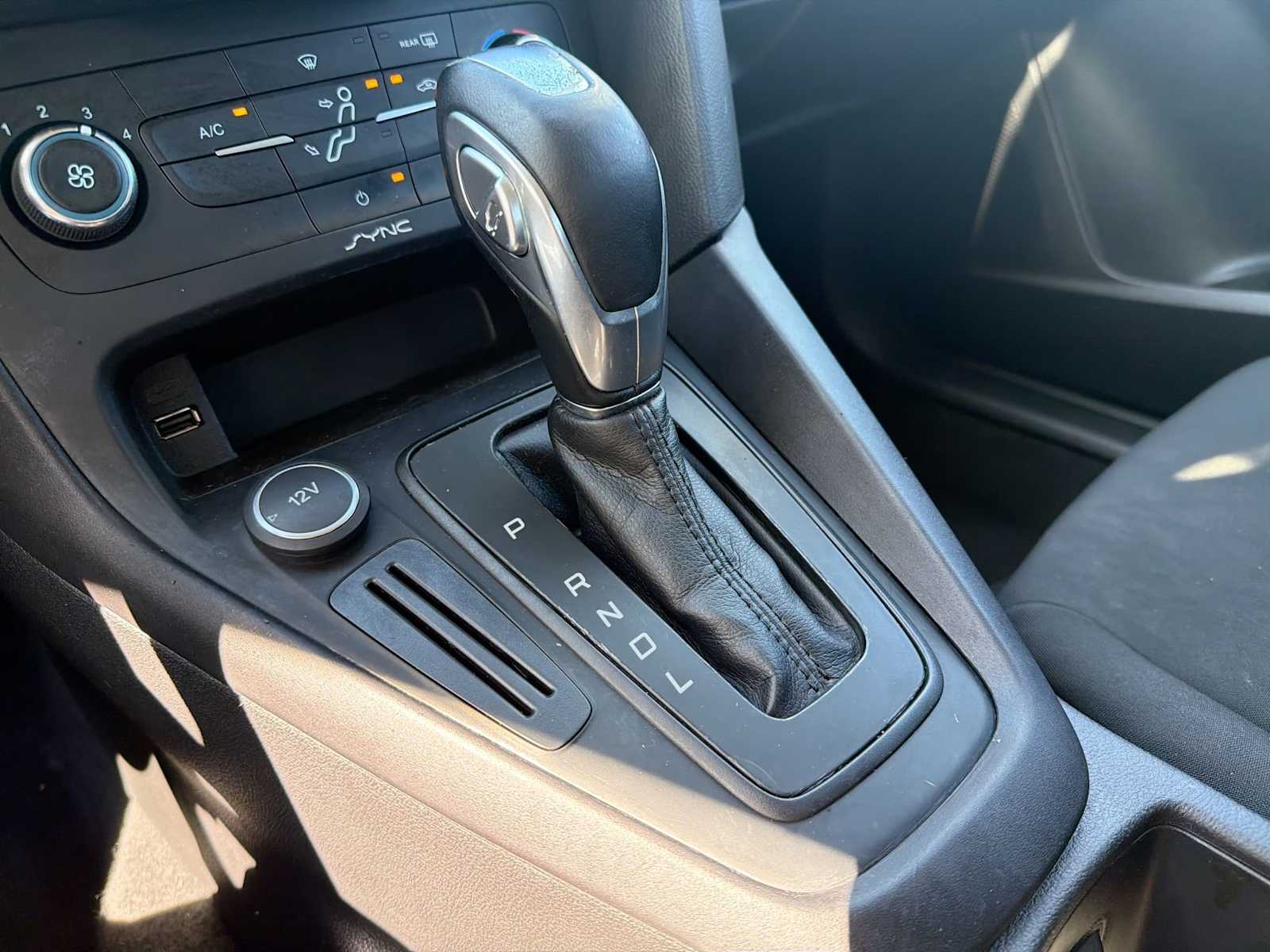 Thumbnail: 2015 Ford Focus - 29